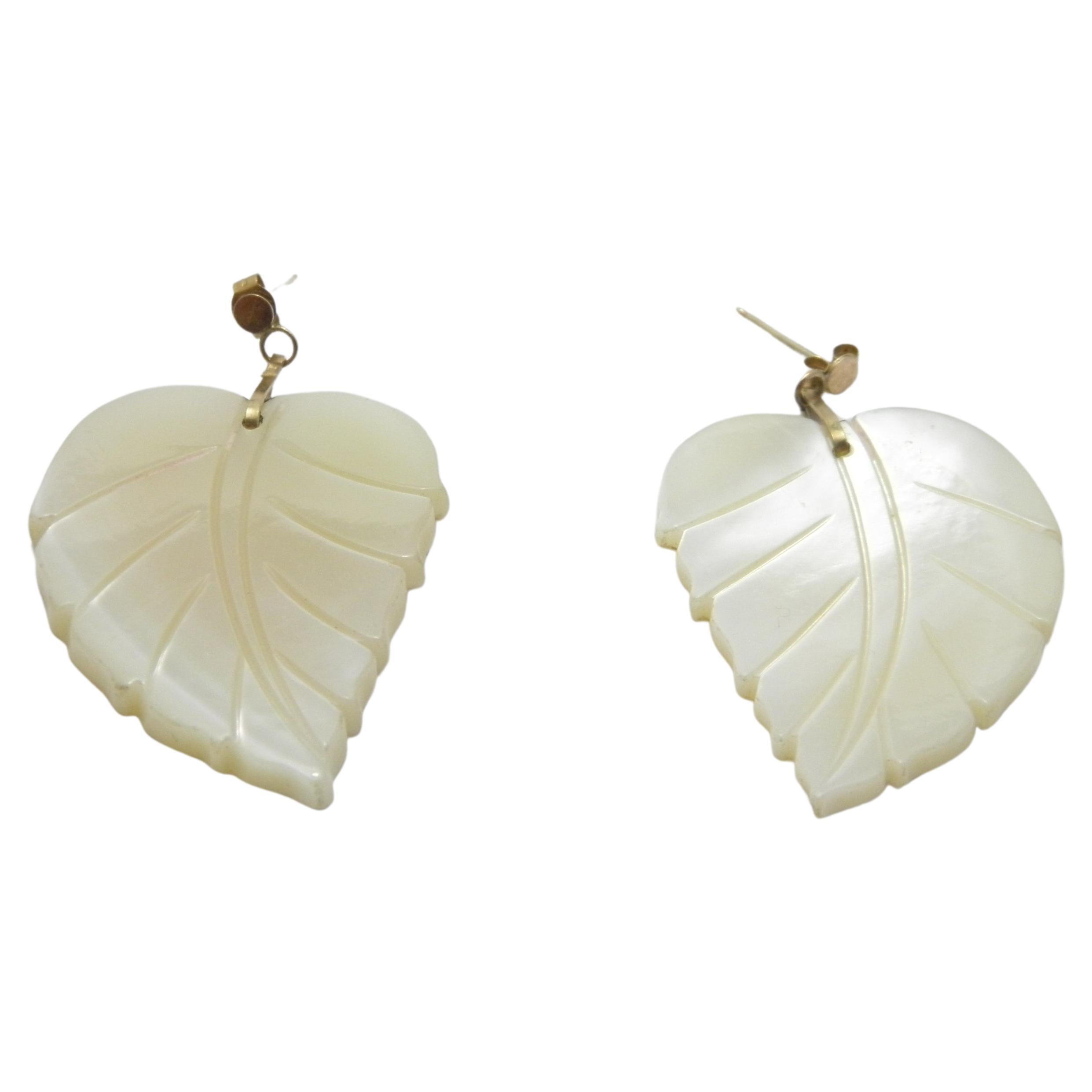 Vintage 9ct MOP Pearl Leaf Dangle Drop Earrings 375 Purity, Hand Carved Angel For Sale