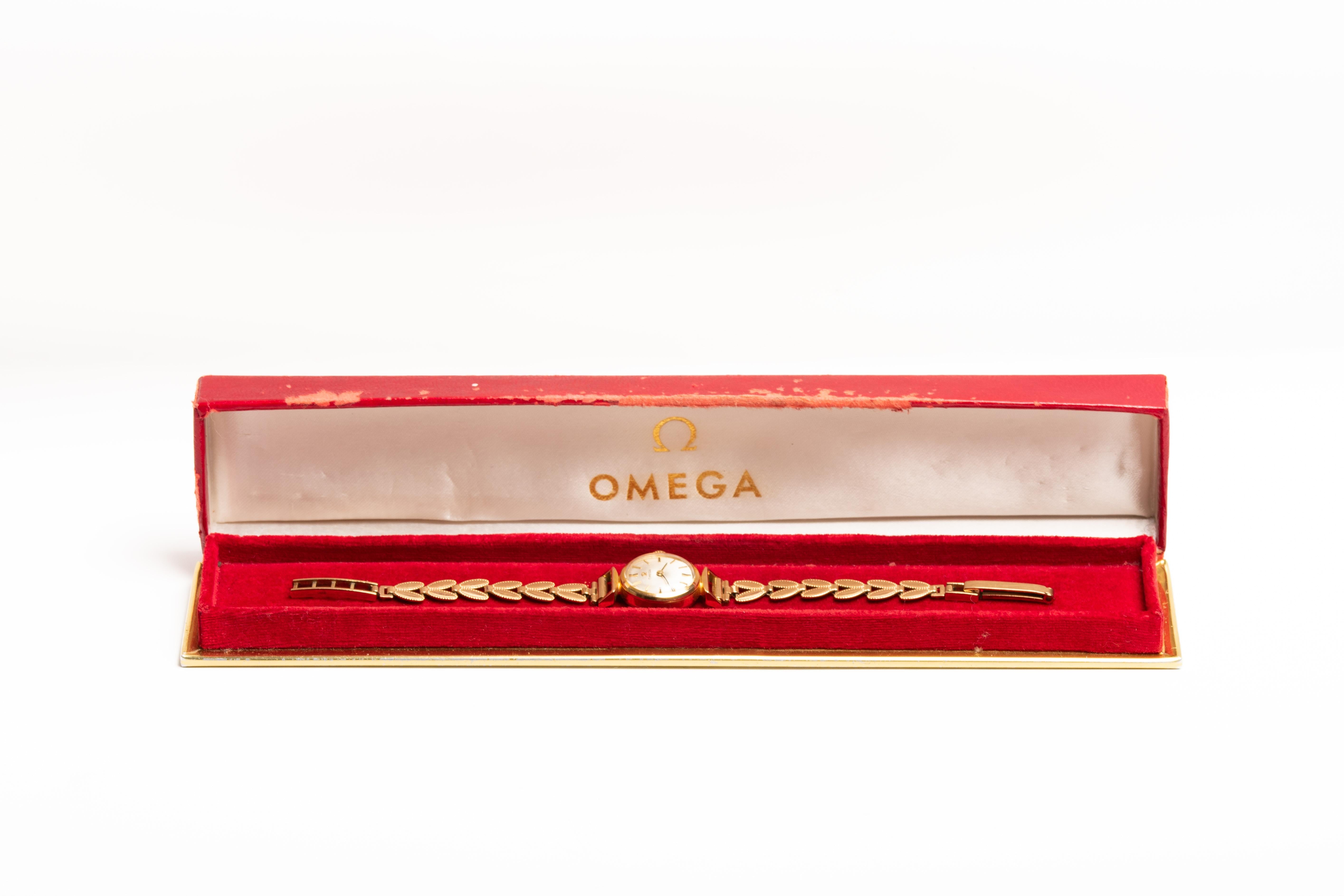 Vintage 9ct Omega Goldarmband-Armbanduhr, Vintage im Zustand „Gut“ in Portland, England