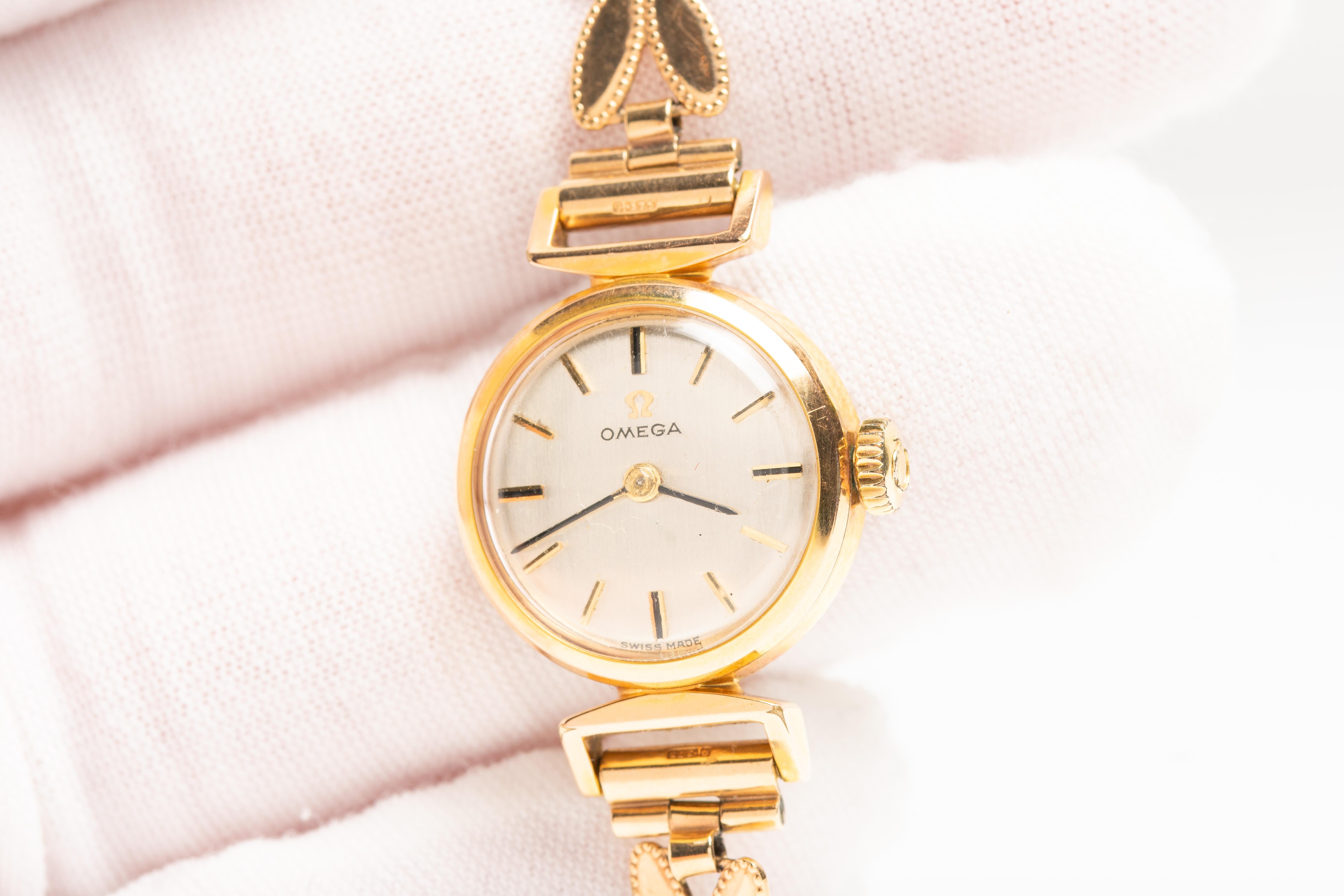 Vintage 9ct Omega Gold Bracelet Wristwatch For Sale 2