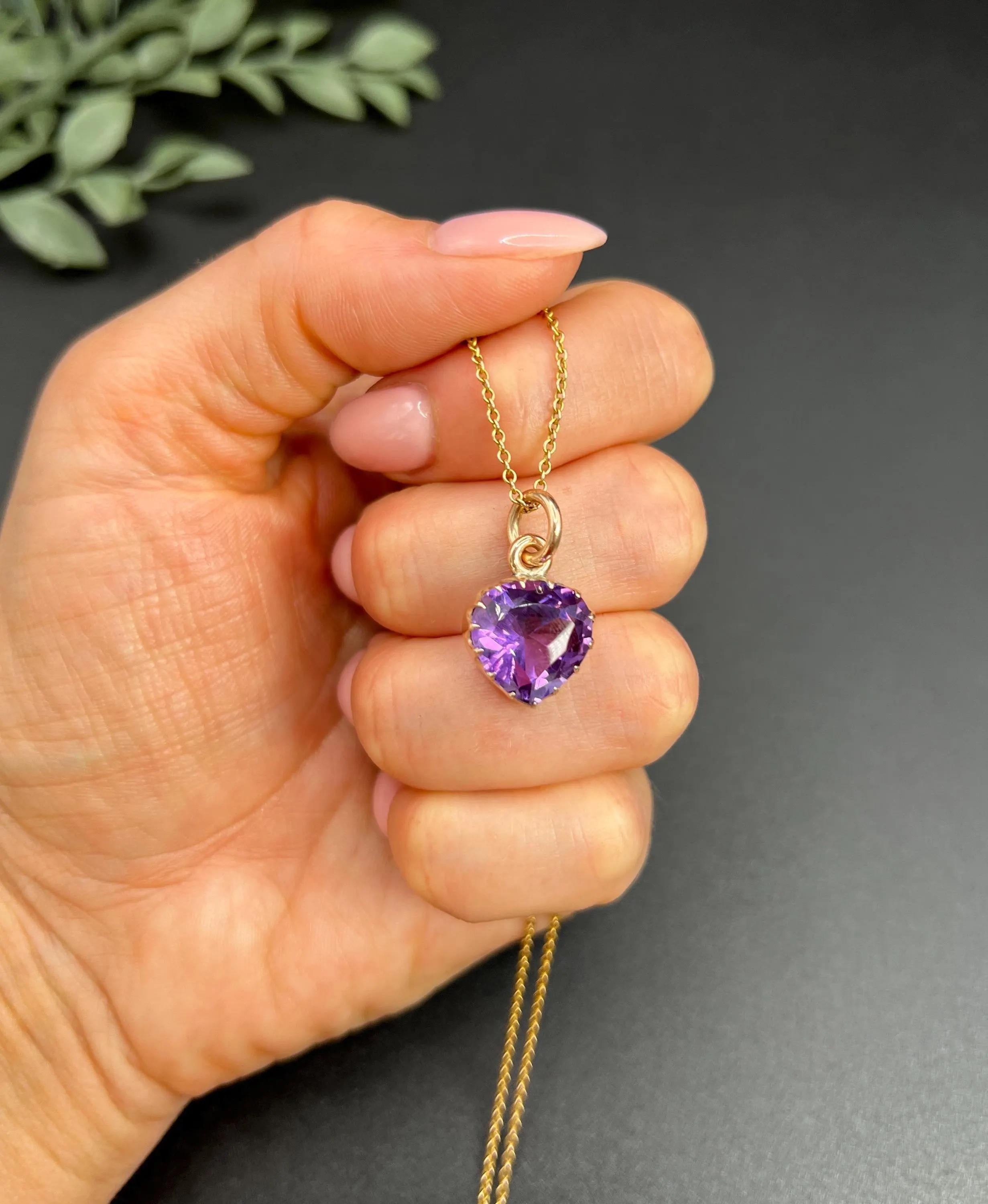 Vintage 9ct Rose Gold, 1930er Jahre Amethyst Herz geformt Anhänger Charme für Damen oder Herren im Angebot