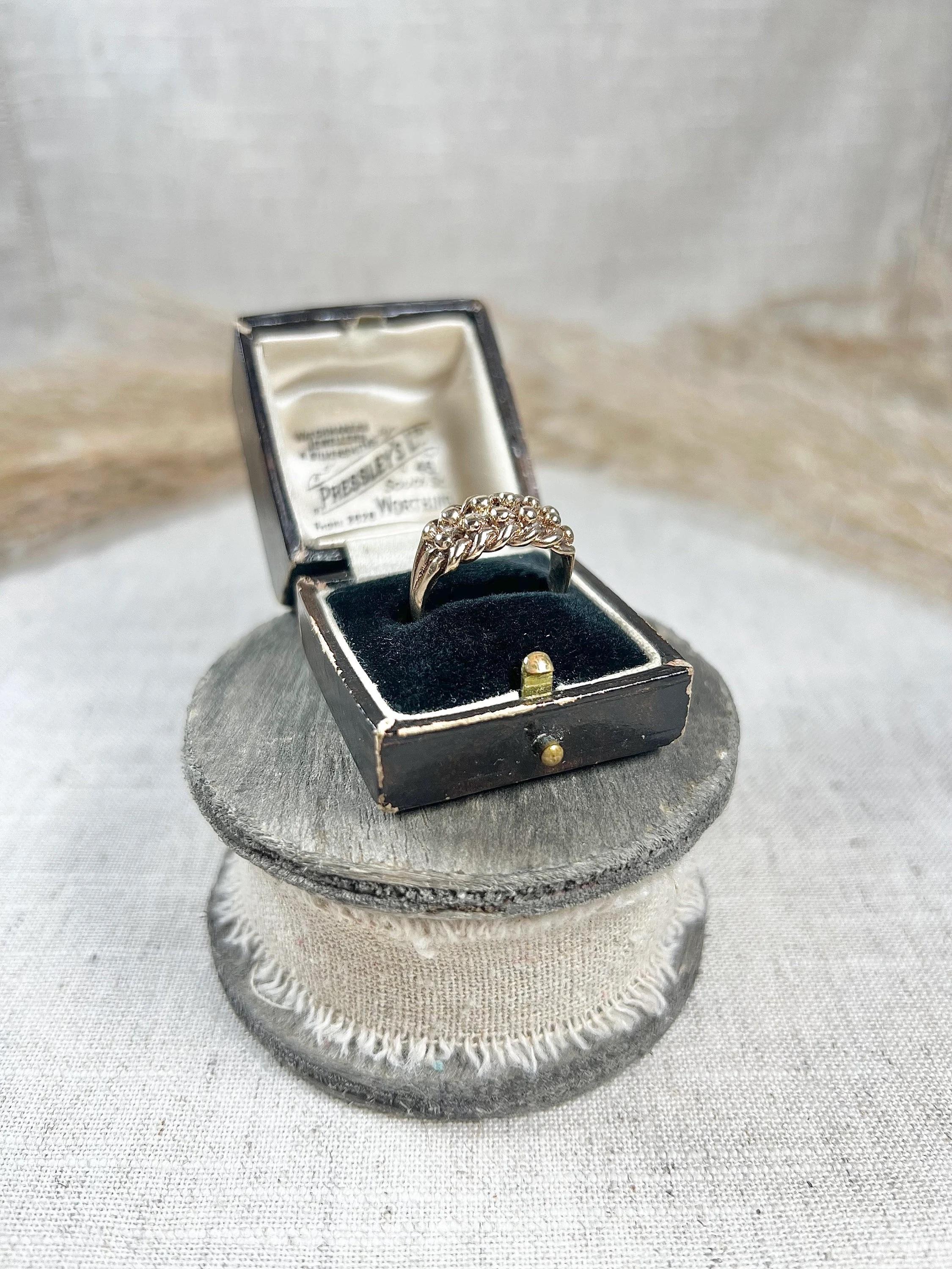 Vintage 9ct Rose Gold 1990s Birmingham Hallmarked Keepers Ring In Good Condition For Sale In Brighton, GB