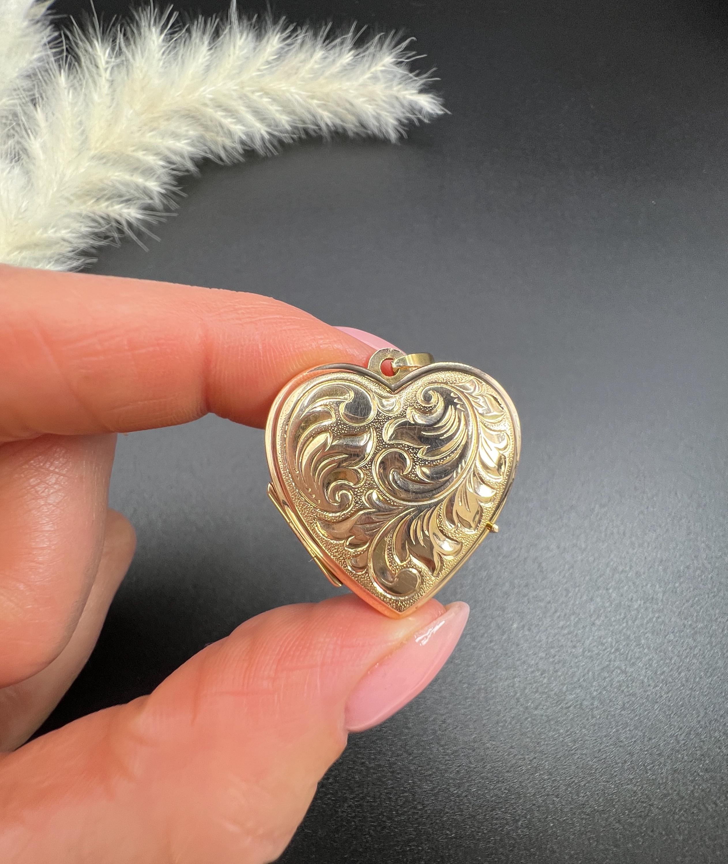 Vintage 9ct Rose Gold, Paisley Engraved Heart Locket, Hallmarked Birmingham 1992 For Sale 6