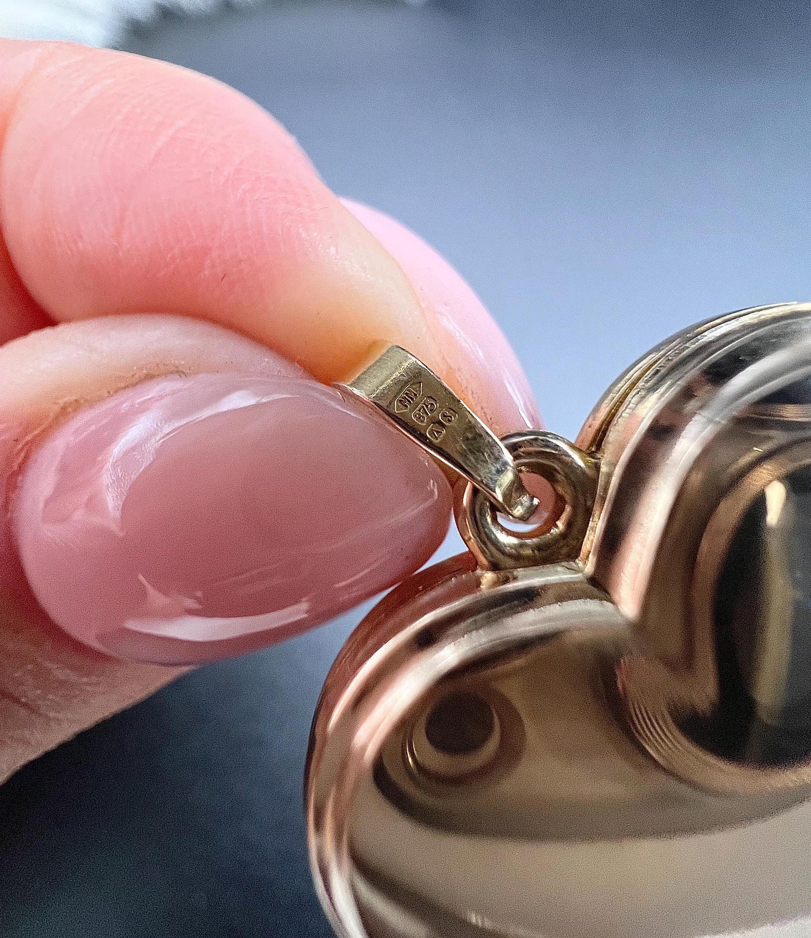 Vintage 9ct Rose Gold, Paisley Engraved Heart Locket, Hallmarked Birmingham 1992 For Sale 7