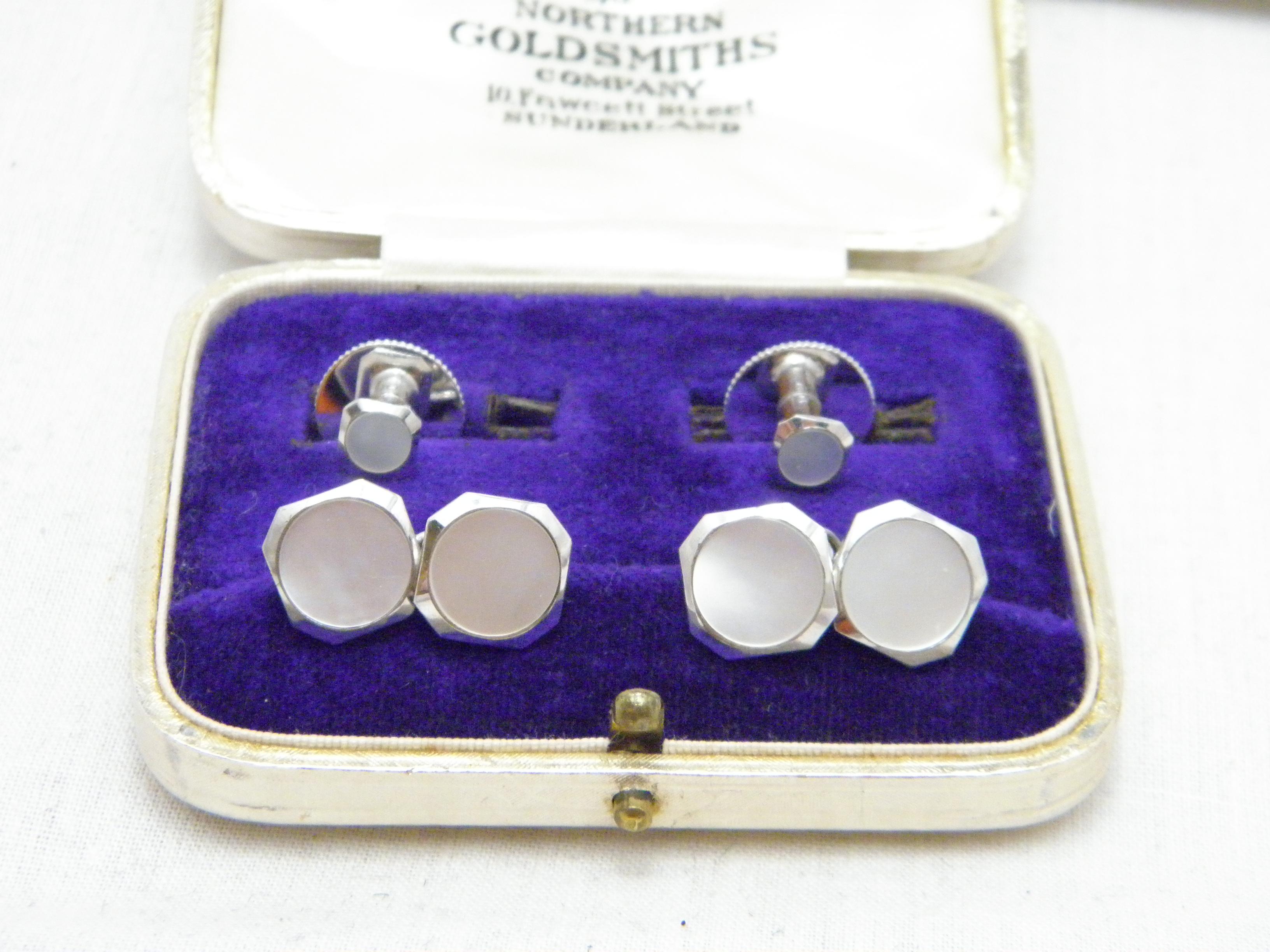 If you have landed on this page then you have an eye for beauty.

On offer is this gorgeous

9CT VINTAGE WHITE GOLD SET OF CUFFLINKS AND SHIRT STUDS

DETAILS
Material: 9ct (375/000) Solid White Gold
Style: Art Deco Style twin panelled chain link