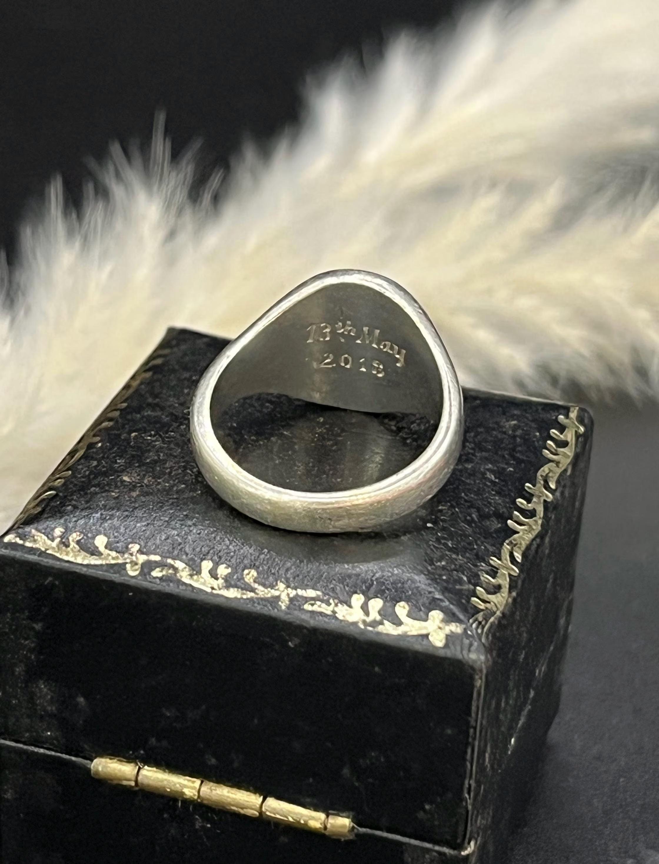 Vintage 9ct Weißgold, Sheffield gestempelt Löwe Intaligo Ring im Angebot 7