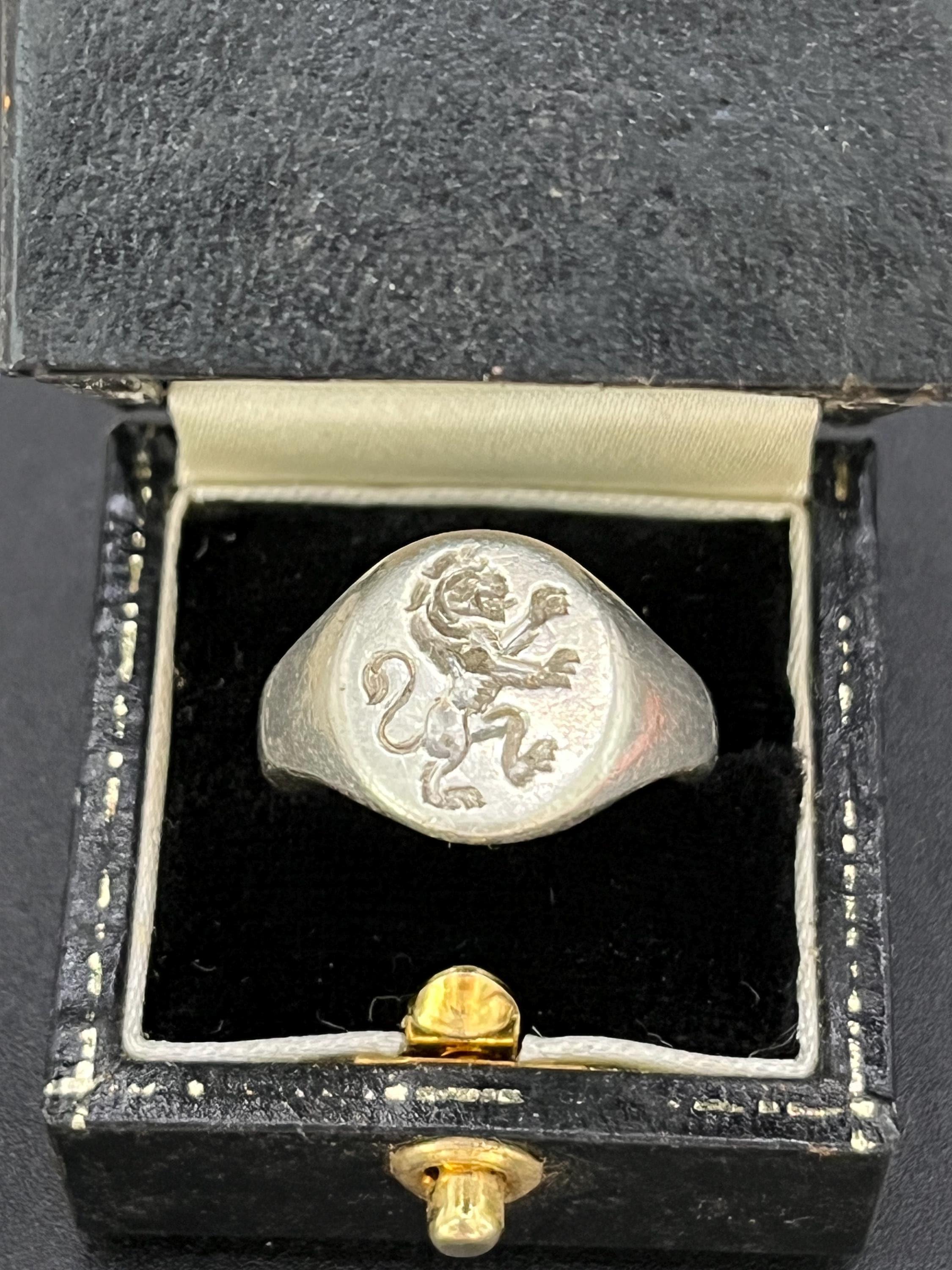 Vintage 9ct Weißgold, Sheffield gestempelt Löwe Intaligo Ring im Angebot 4