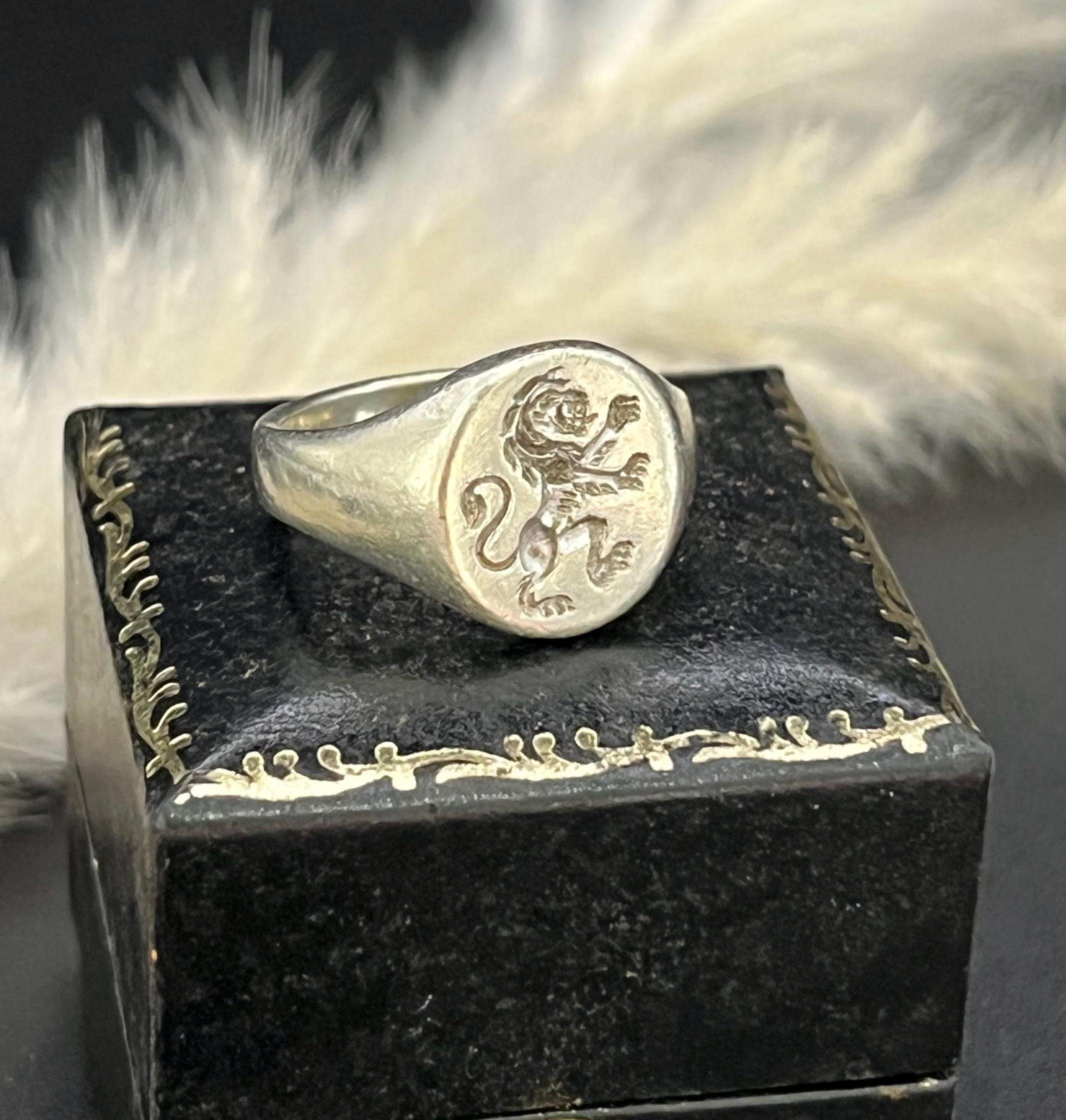 Vintage 9ct Weißgold, Sheffield gestempelt Löwe Intaligo Ring im Angebot 5
