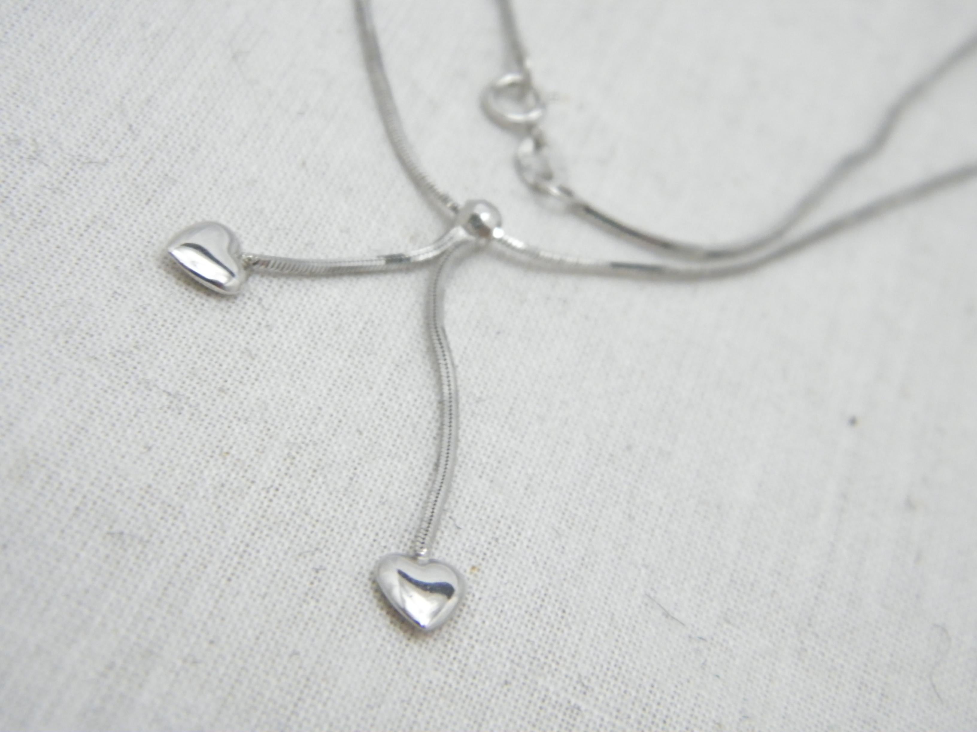 Vintage 9ct White Gold Twin Heart Lariat Pendant Necklace 16 Inch Snake Chain For Sale 1
