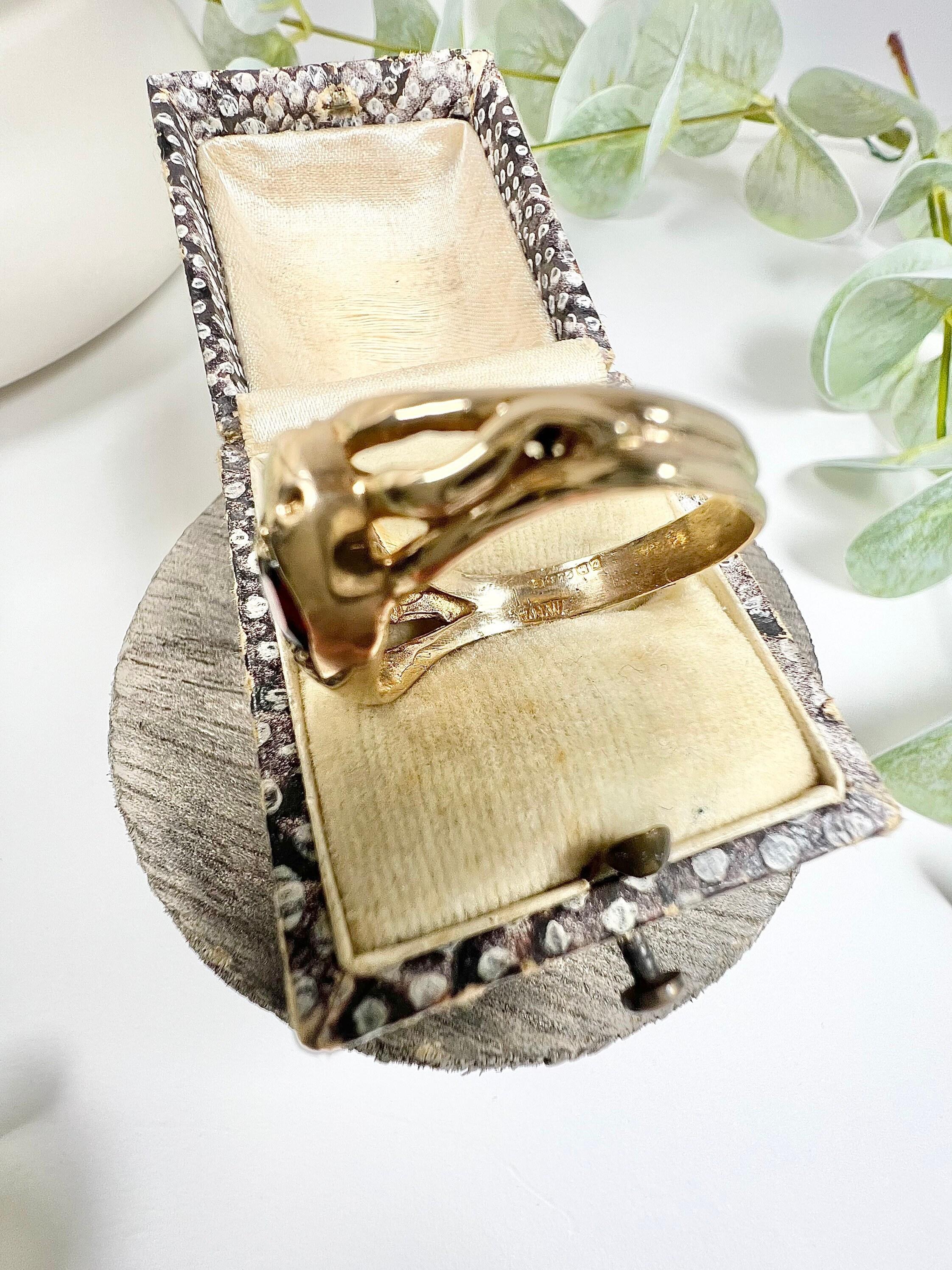 Vintage 9ct Yellow Gold 1960’s Double Headed Garnet Snake Ring For Sale 4