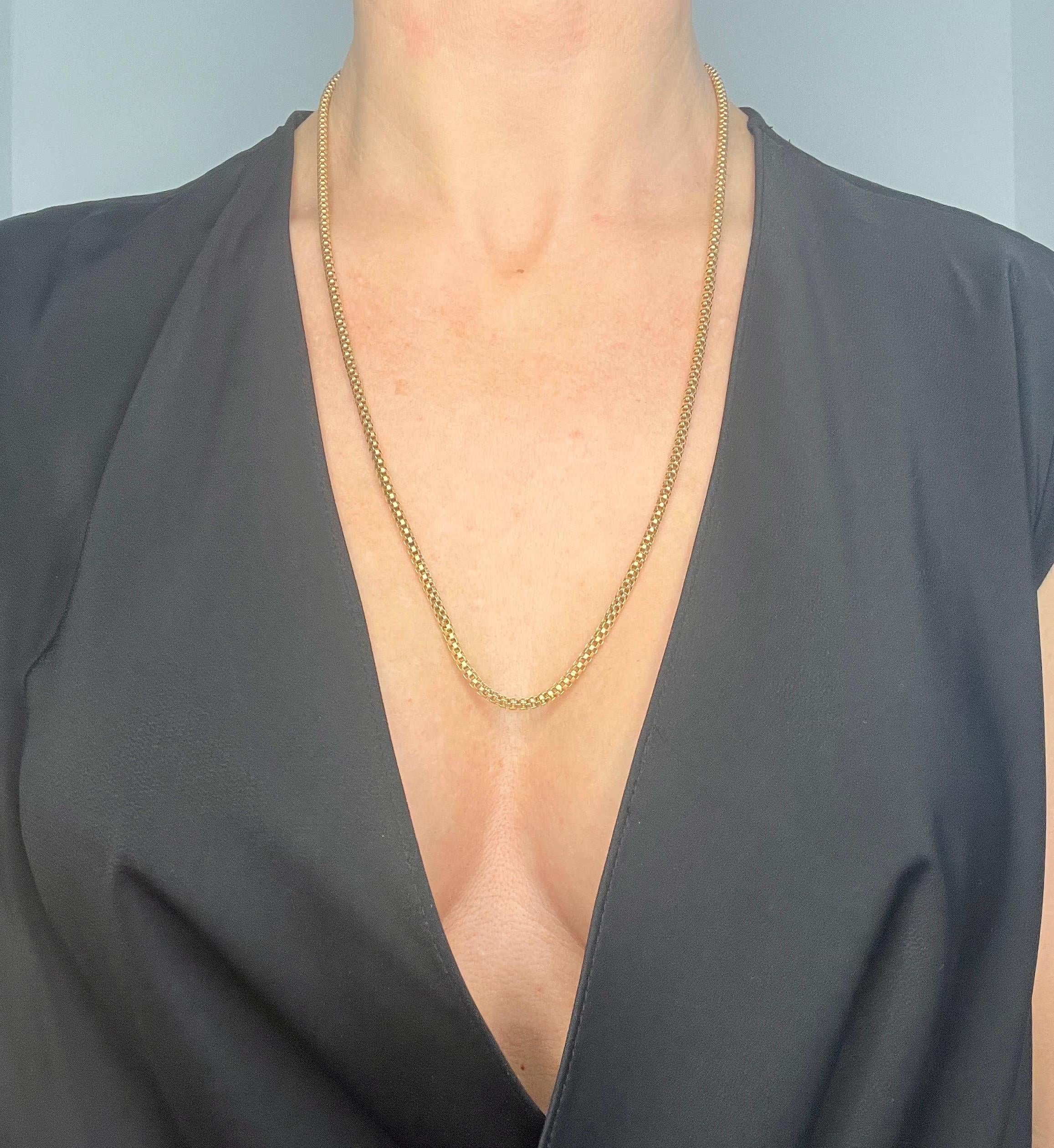 Vintage Snake Necklace 

9ct Gold Italian Hallmarked

Makers Mark- Balestra 

Discover the allure of this stunning Vintage 9ct Gold Snake Box Link Chain, expertly crafted by the renowned Italian designer Balestra. This exquisite piece showcases