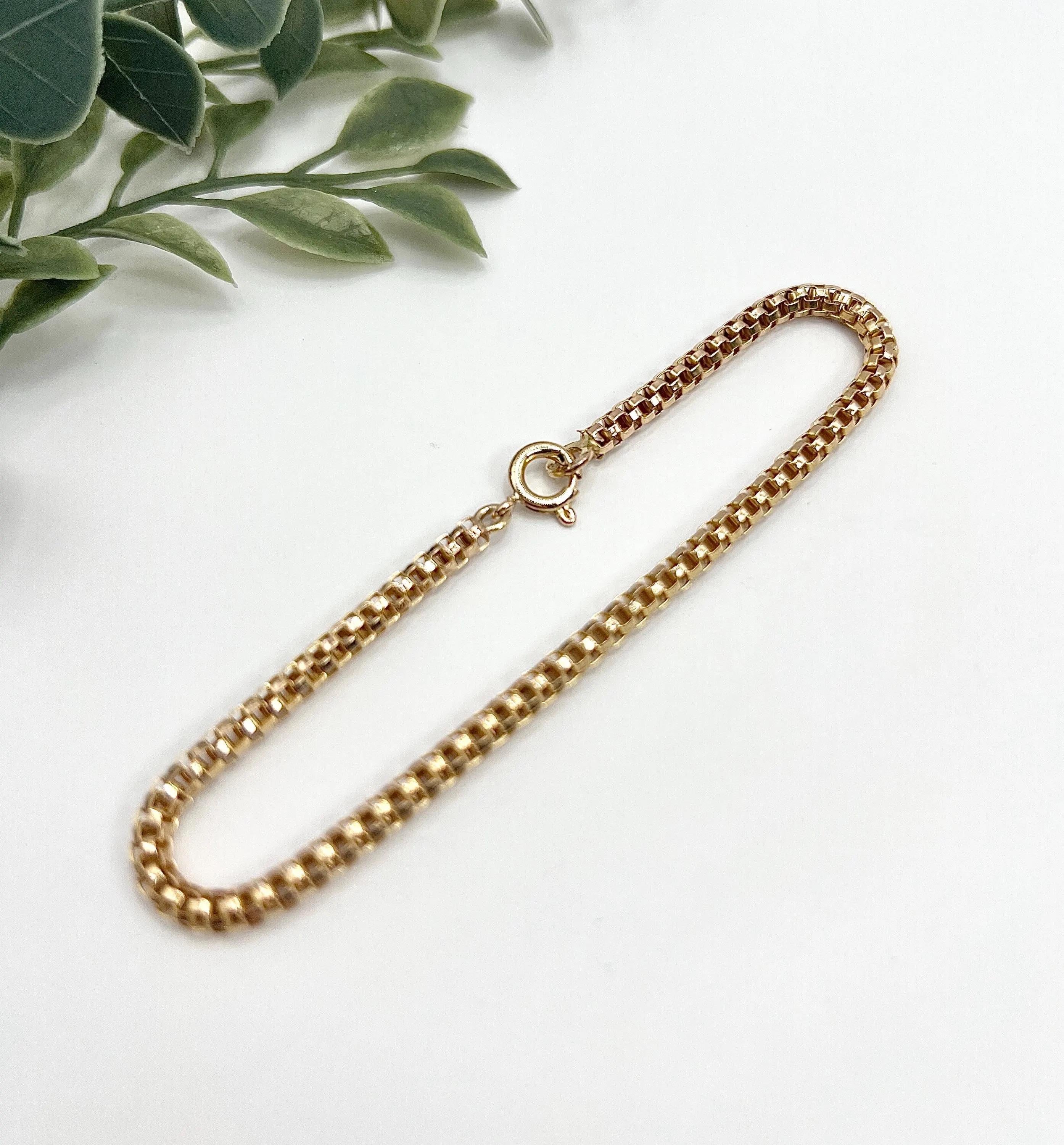 Vintage 9ct Yellow Gold, 1980 Balestra, Fancy Open Box Link Bracelet en vente 1