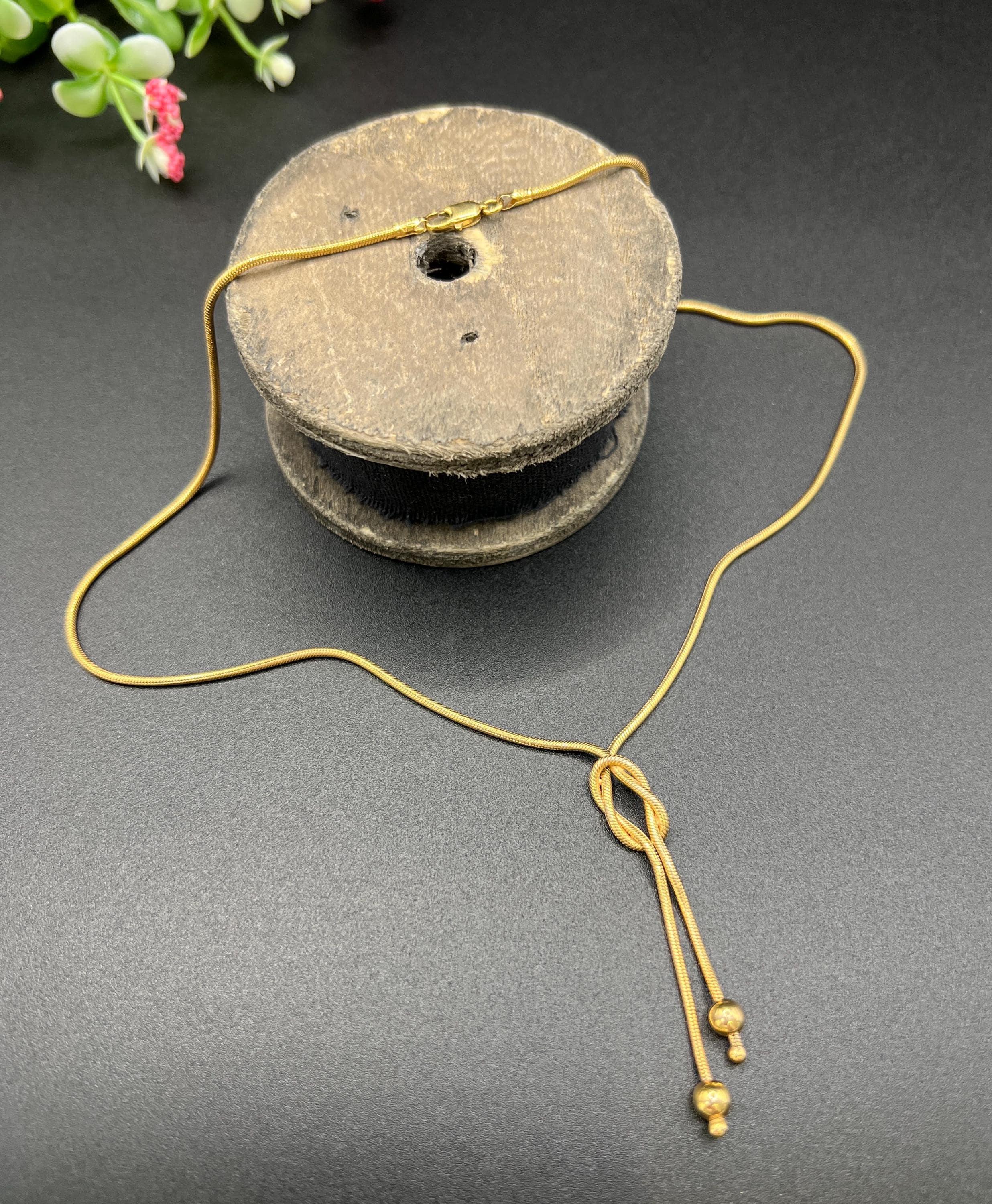 Cadena de nudo de enamorado de eslabones de serpiente de oro amarillo 9 ct de la década de 1990 con matasellos de Birmingham en venta 5