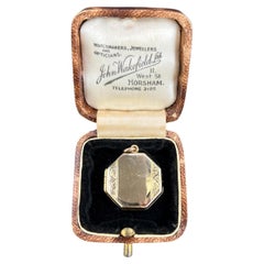 Vintage 9ct Yellow Gold Back & Front, 1940s Octagonal Shaped Engraved Locket