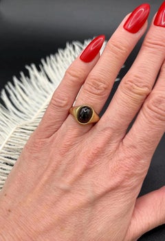 Vintage 9ct Yellow Gold, Cabochon Oval Garnet Ring, Hallmarked Birmingham 1973