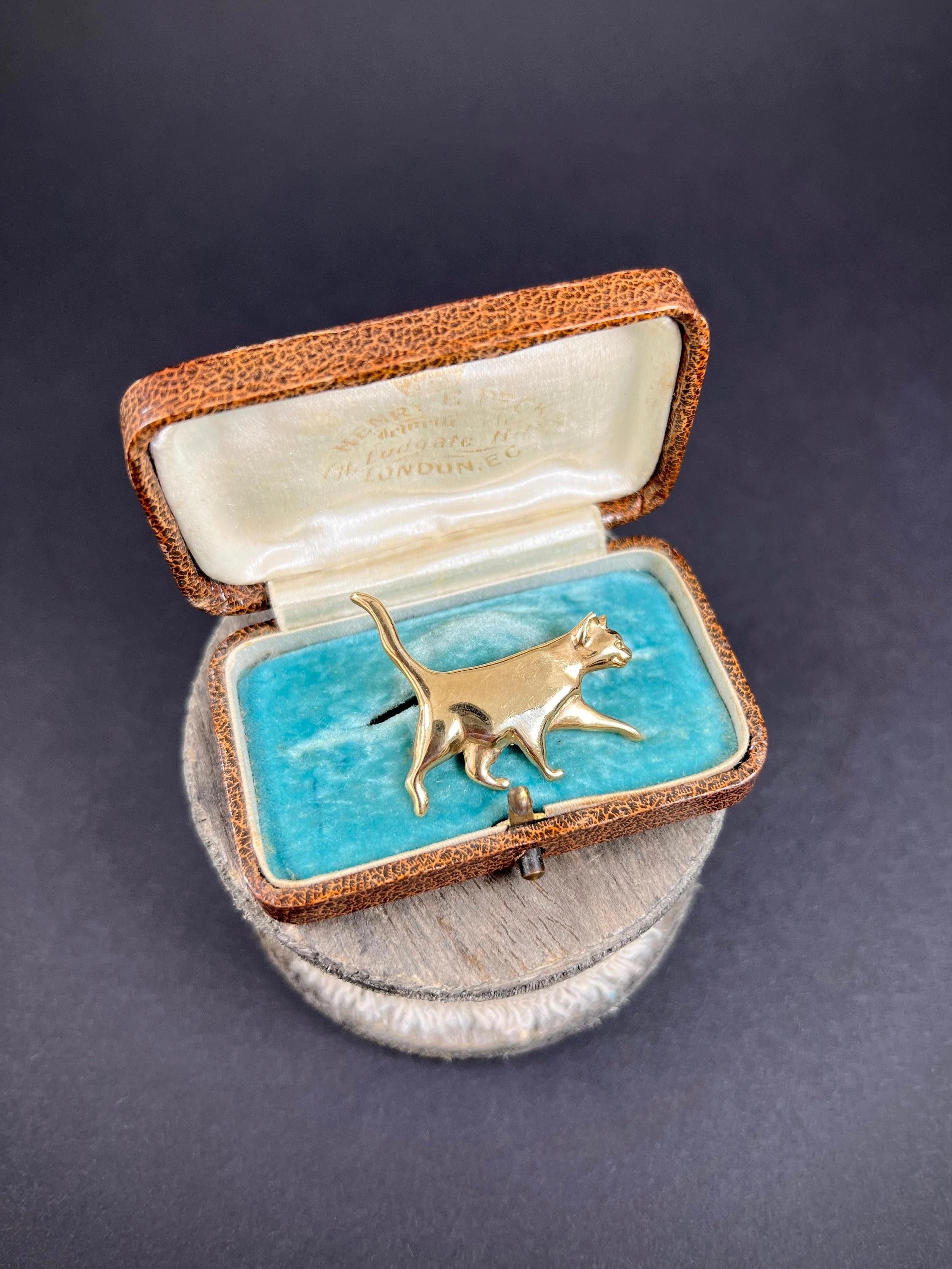 Vintage 9ct Yellow Gold, Cat Brooch Hallmarked Sheffield 1992 In Good Condition In Brighton, GB