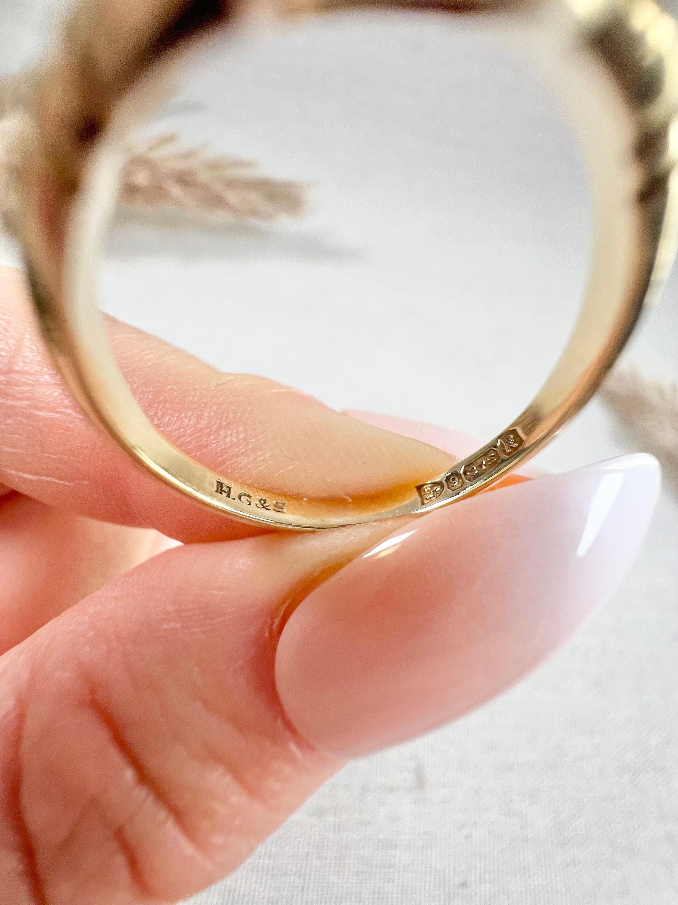 Vintage 9ct Yellow Gold, Chester 1935 Hallmarked, Sardonyx Signet Ring For Sale 5