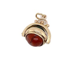 Vintage 9ct Yellow Gold Cornelian/Bloodstone Swivel Charm