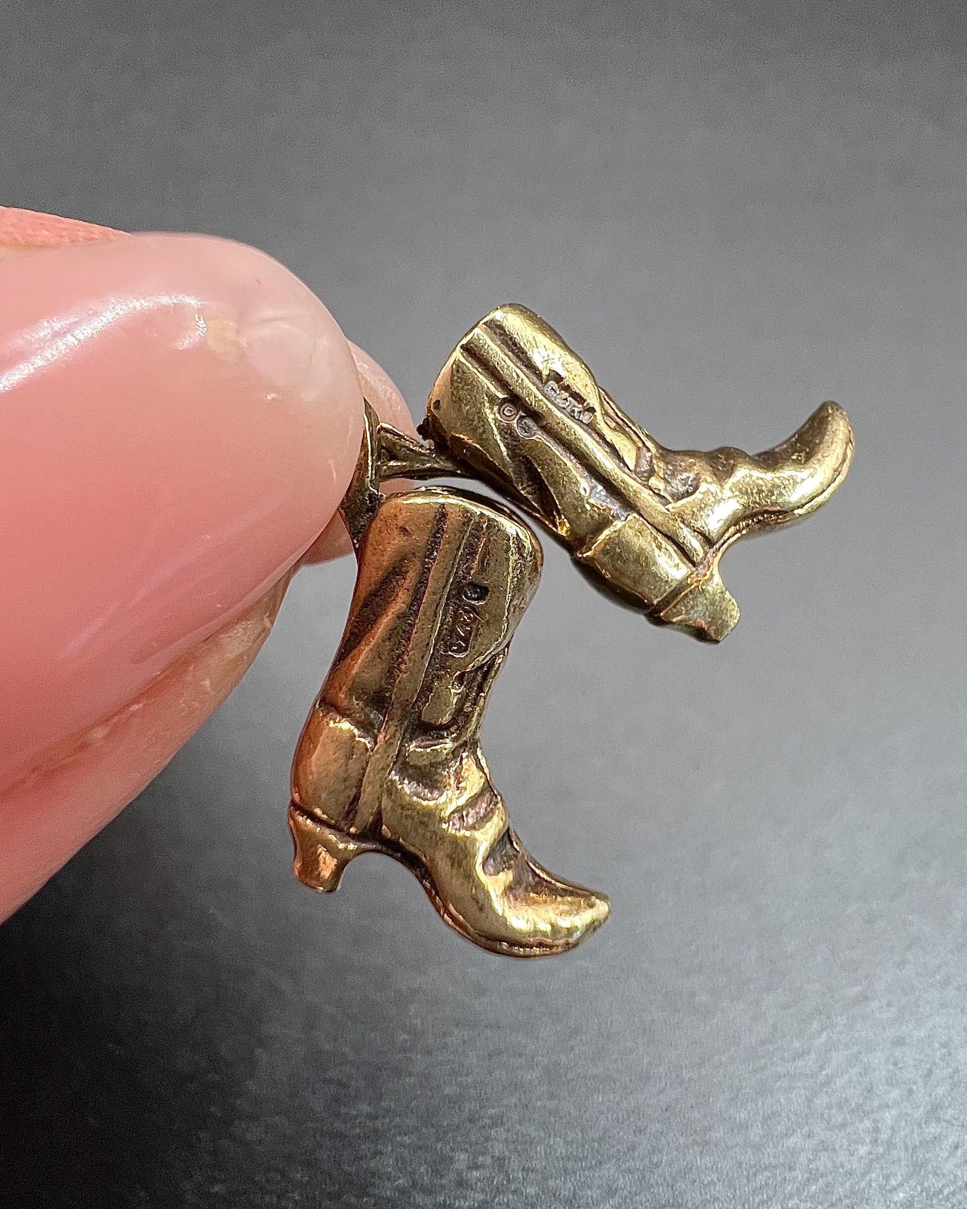 Ciondolo con stivali da cowboy in oro giallo 9ct, vintage, con marchio Londra 1969 in vendita 2