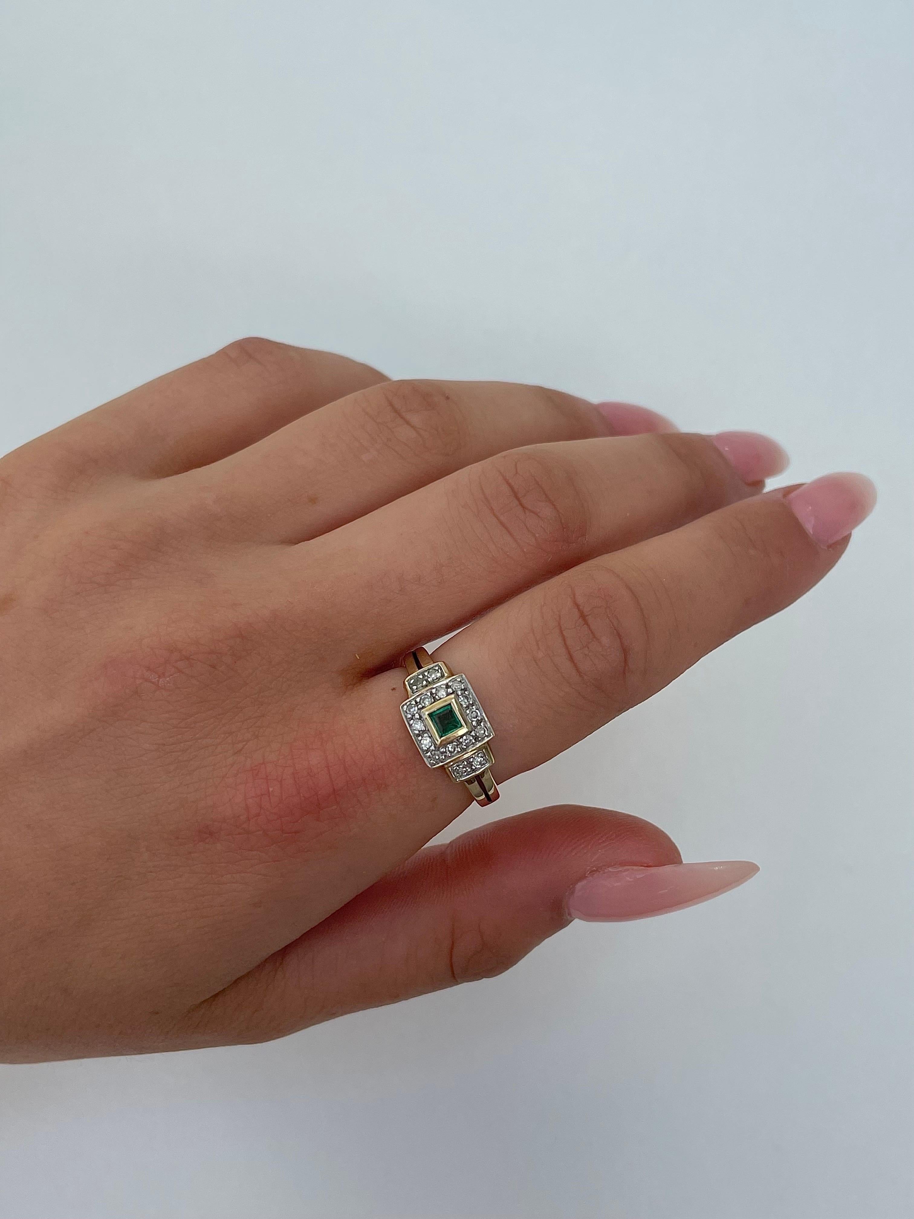 9ct gold emerald ring