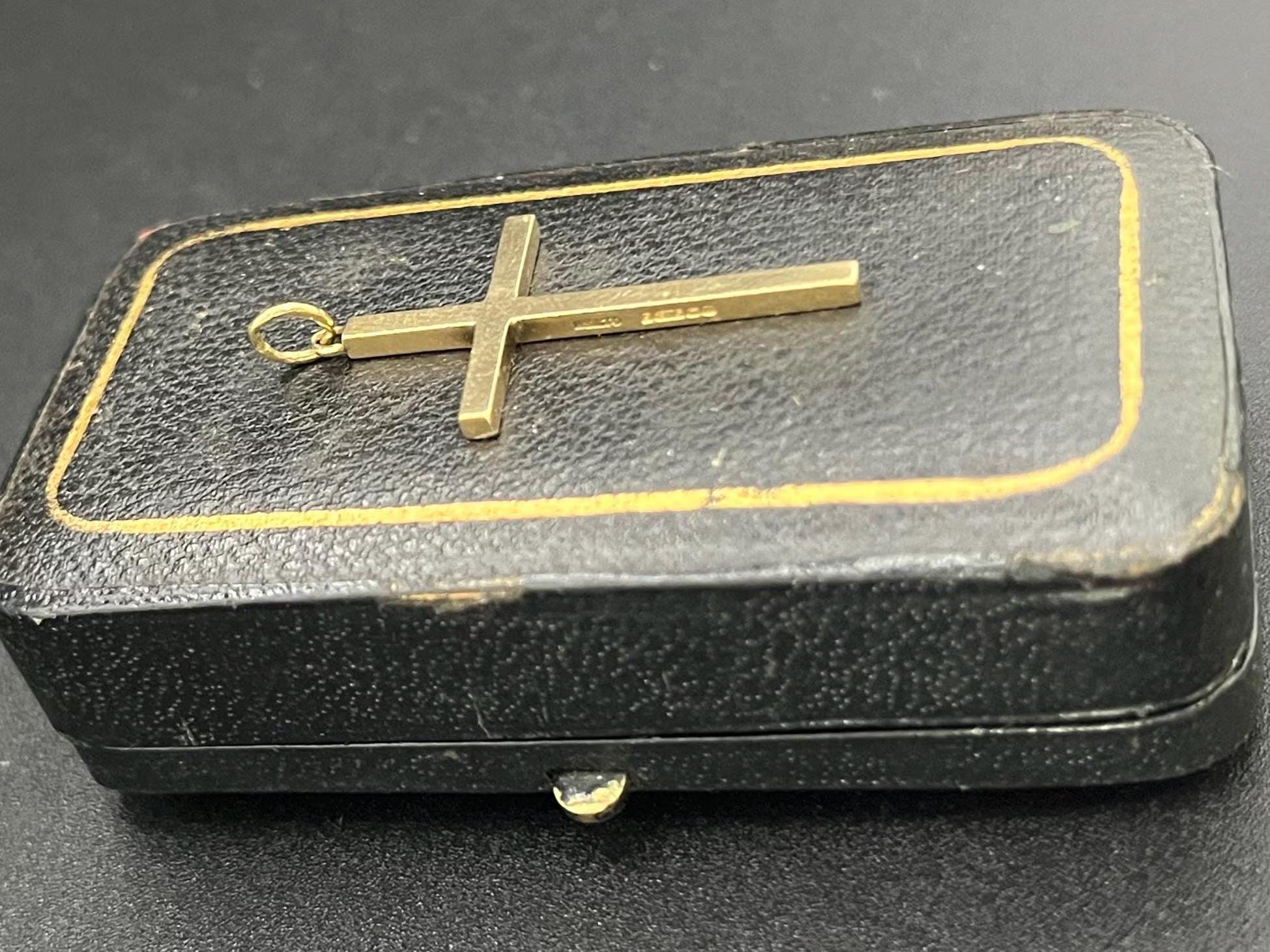 Vintage 9ct Yellow Gold Hallmarked Birmingham 1994, Cross Pendant For Sale 7