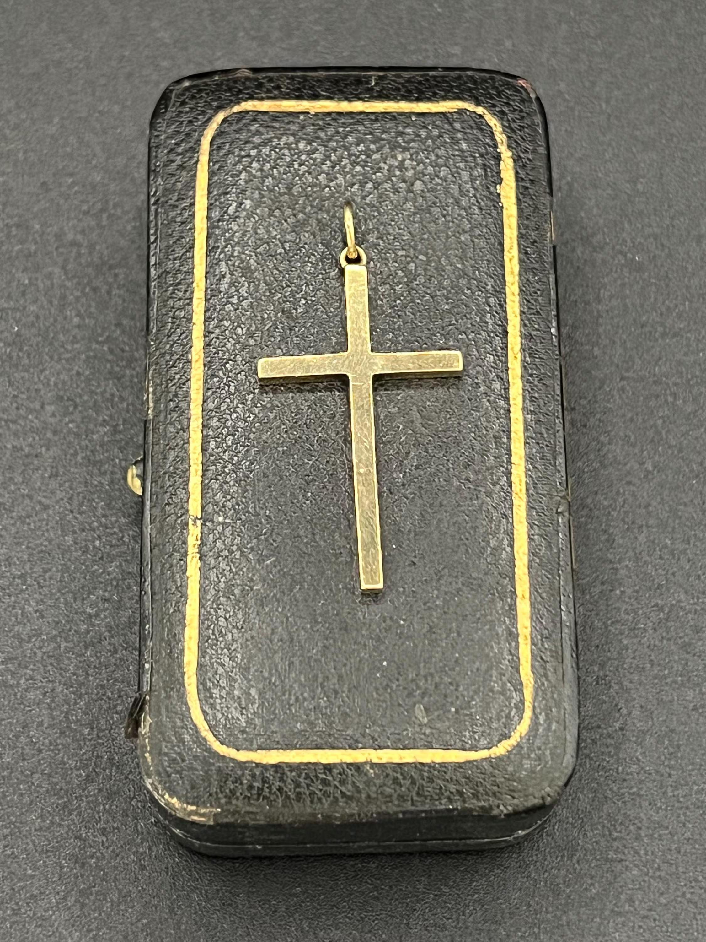Vintage 9ct Yellow Gold Hallmarked Birmingham 1994, Cross Pendant For Sale 4