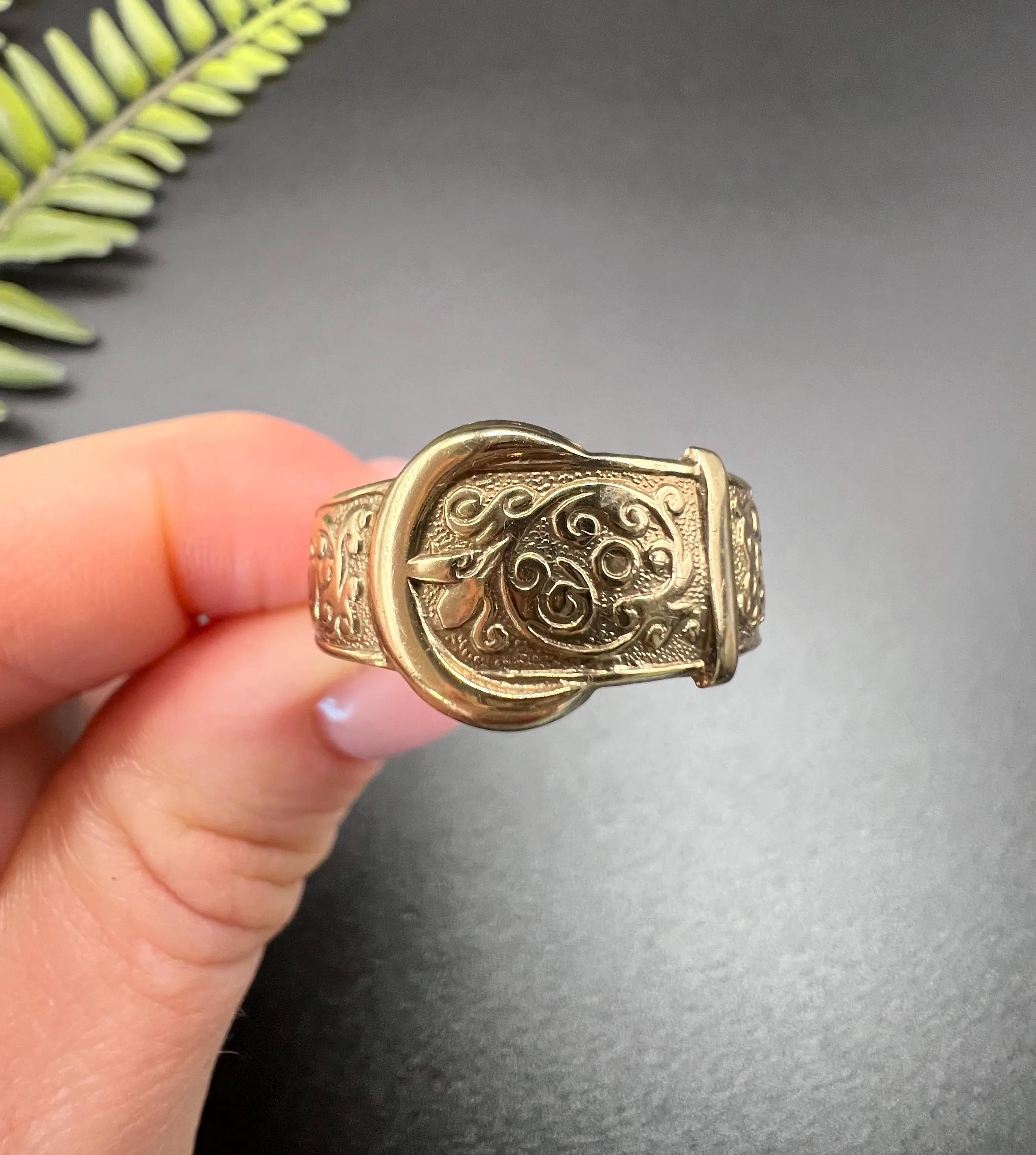 Vintage 9 Karat Gelbgold, handgravierte Schnalle/Gürtelring, gestempelt London 1981 im Angebot 4