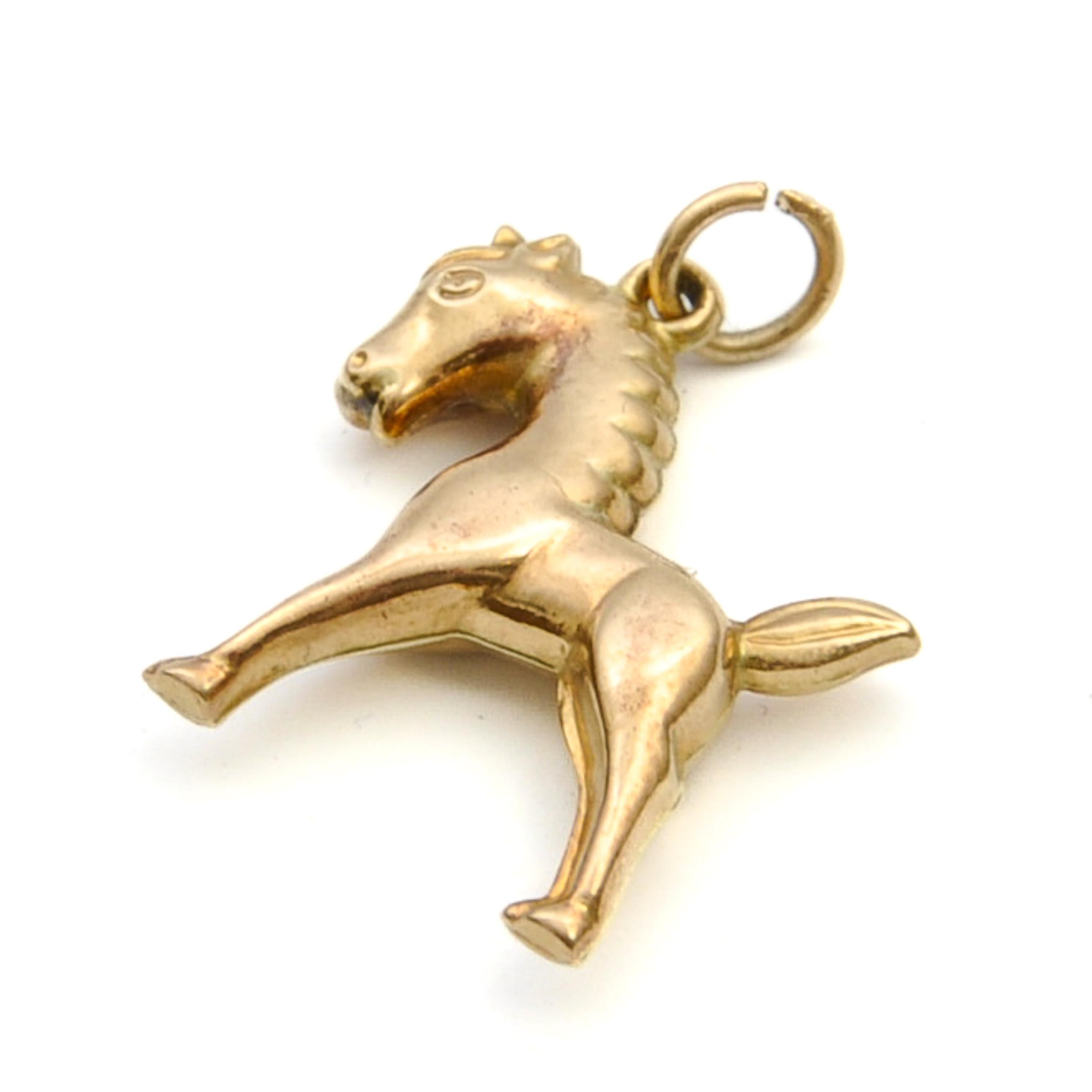 Vintage 9ct Yellow Gold Horse Charm Pendant For Sale 1