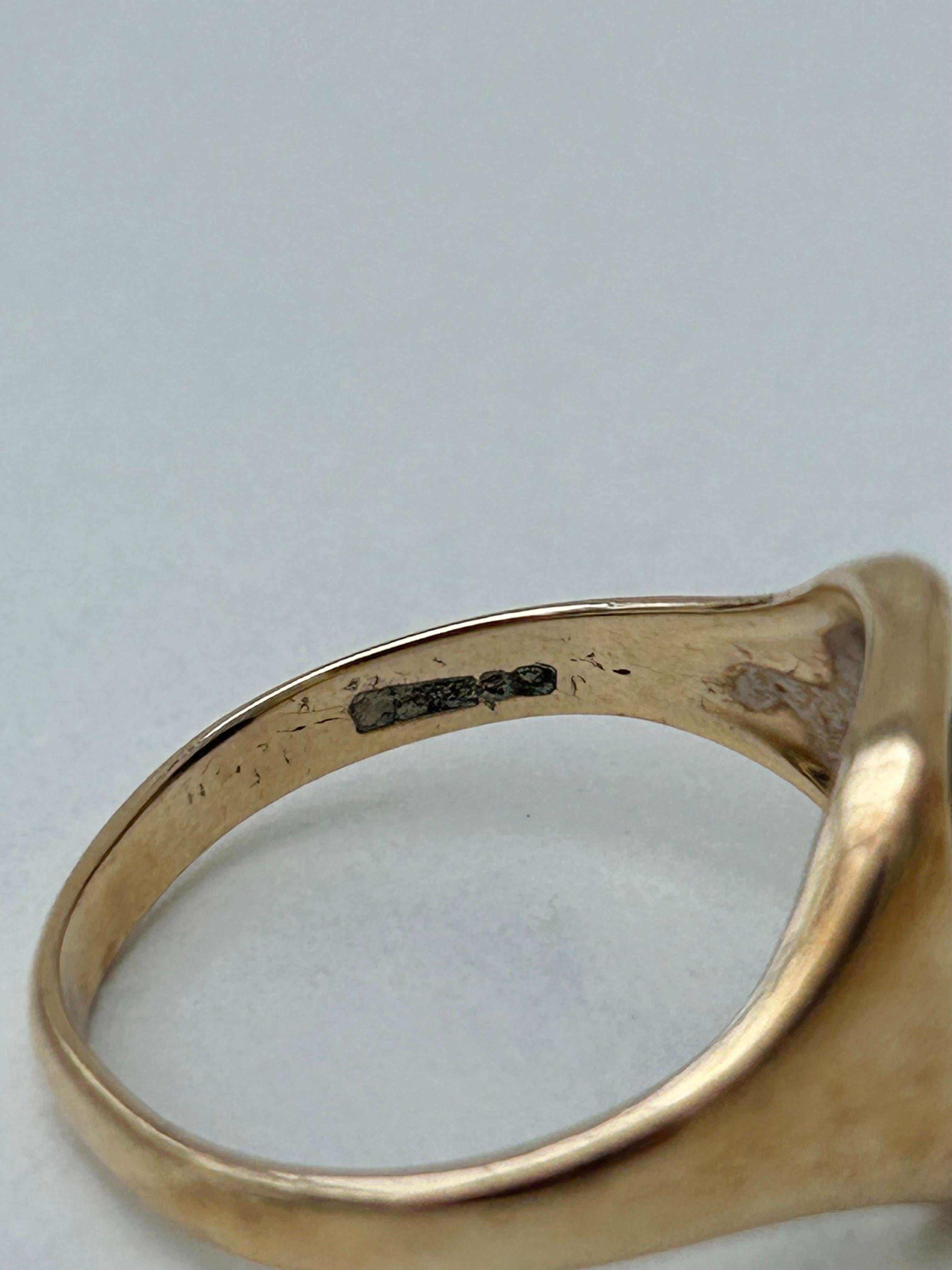 Women's or Men's Vintage 9 Carat Yellow Gold Onyx Signet Ring 