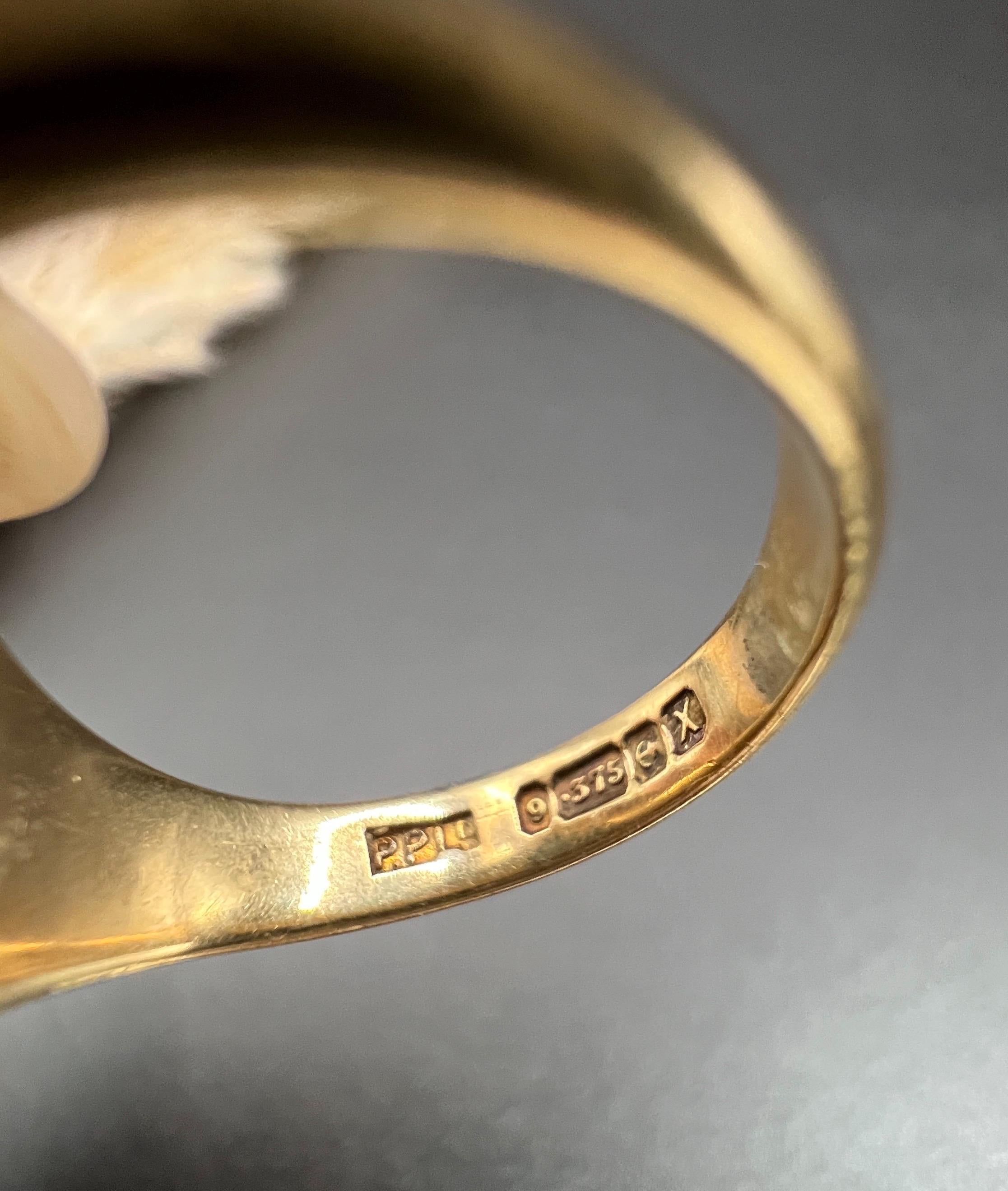 Vintage 9ct Yellow Gold, Oval Bloodstone Signet Ring, Hallmarked Birmingham 1947 For Sale 3