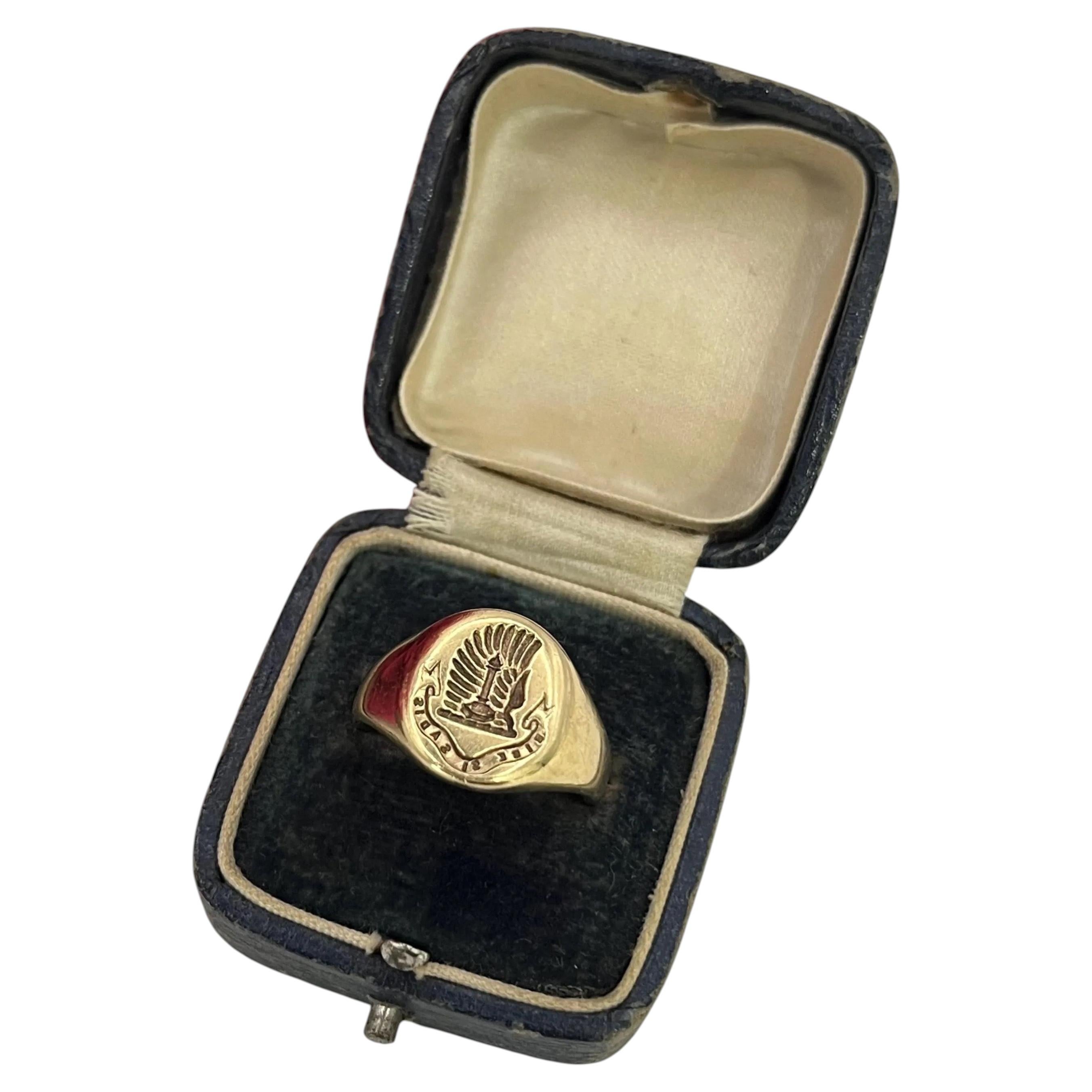 Bague cachet vintage en or jaune 9 carats, de forme ovale, avec gravure en creux