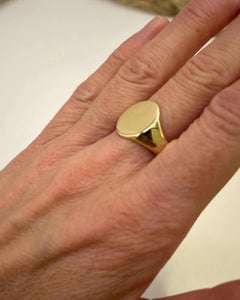 Vintage 9ct Yellow Gold, Oval Shaped Plain Signet Ring, Hallmarked Birmingham