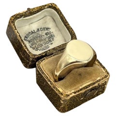 Vintage 9ct Yellow Gold, Oval Shaped Plain Signet Ring, Hallmarked Birmingham