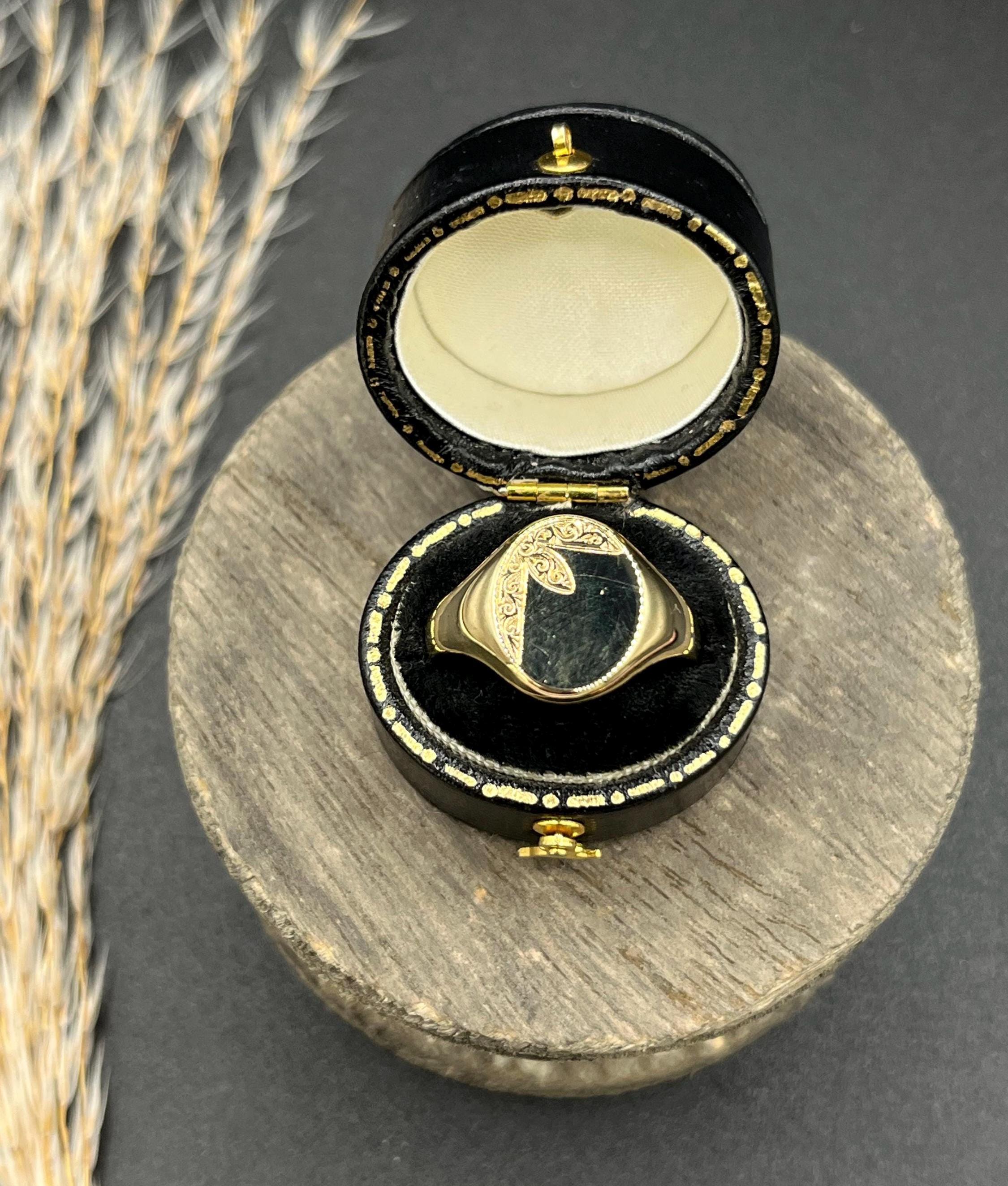 Anello con sigillo ovale d'epoca in oro giallo 9 ct, con marchio Birmingham 1958 in vendita 1