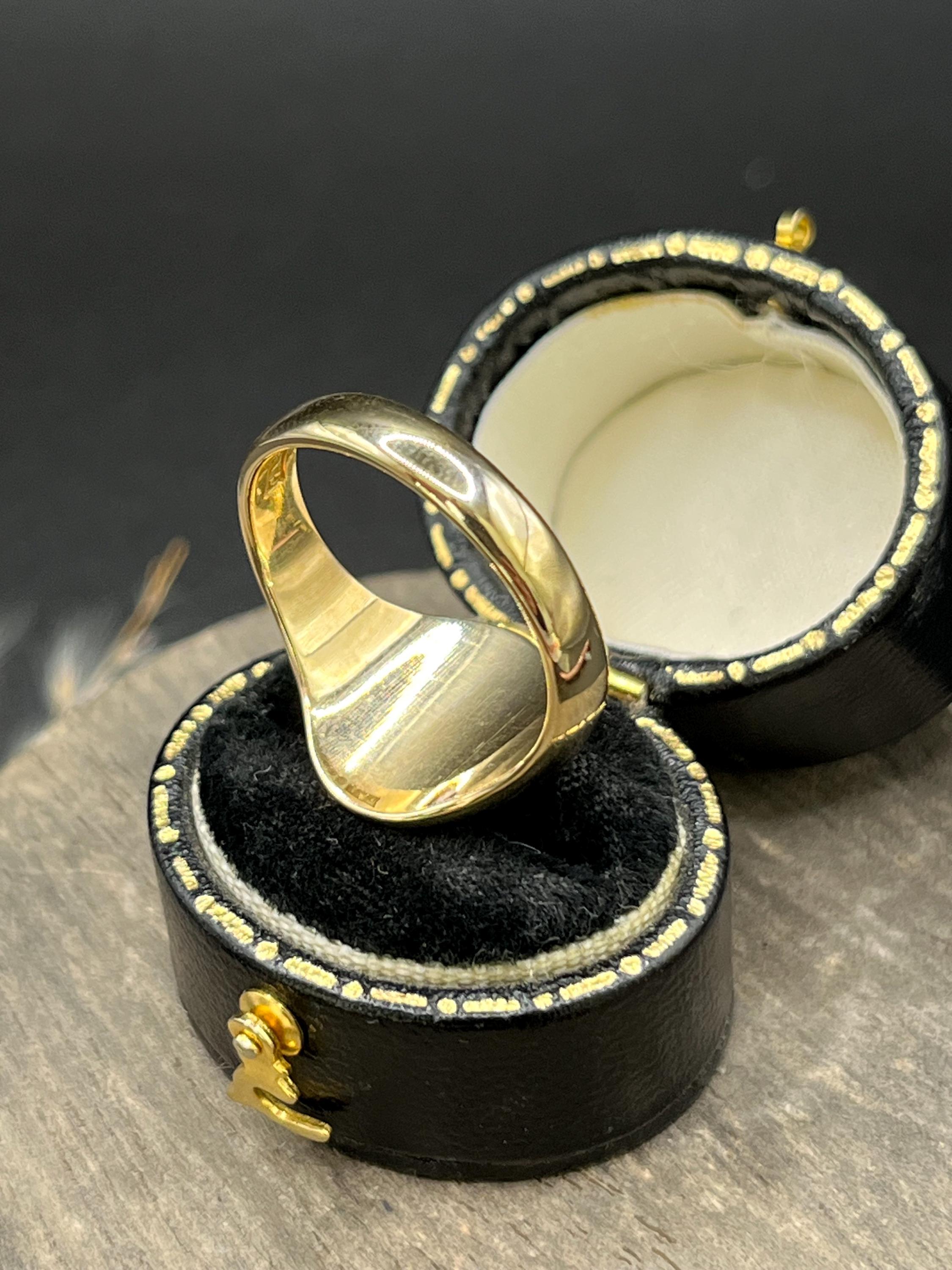 Anello con sigillo ovale d'epoca in oro giallo 9 ct, con marchio Birmingham 1958 in vendita 4