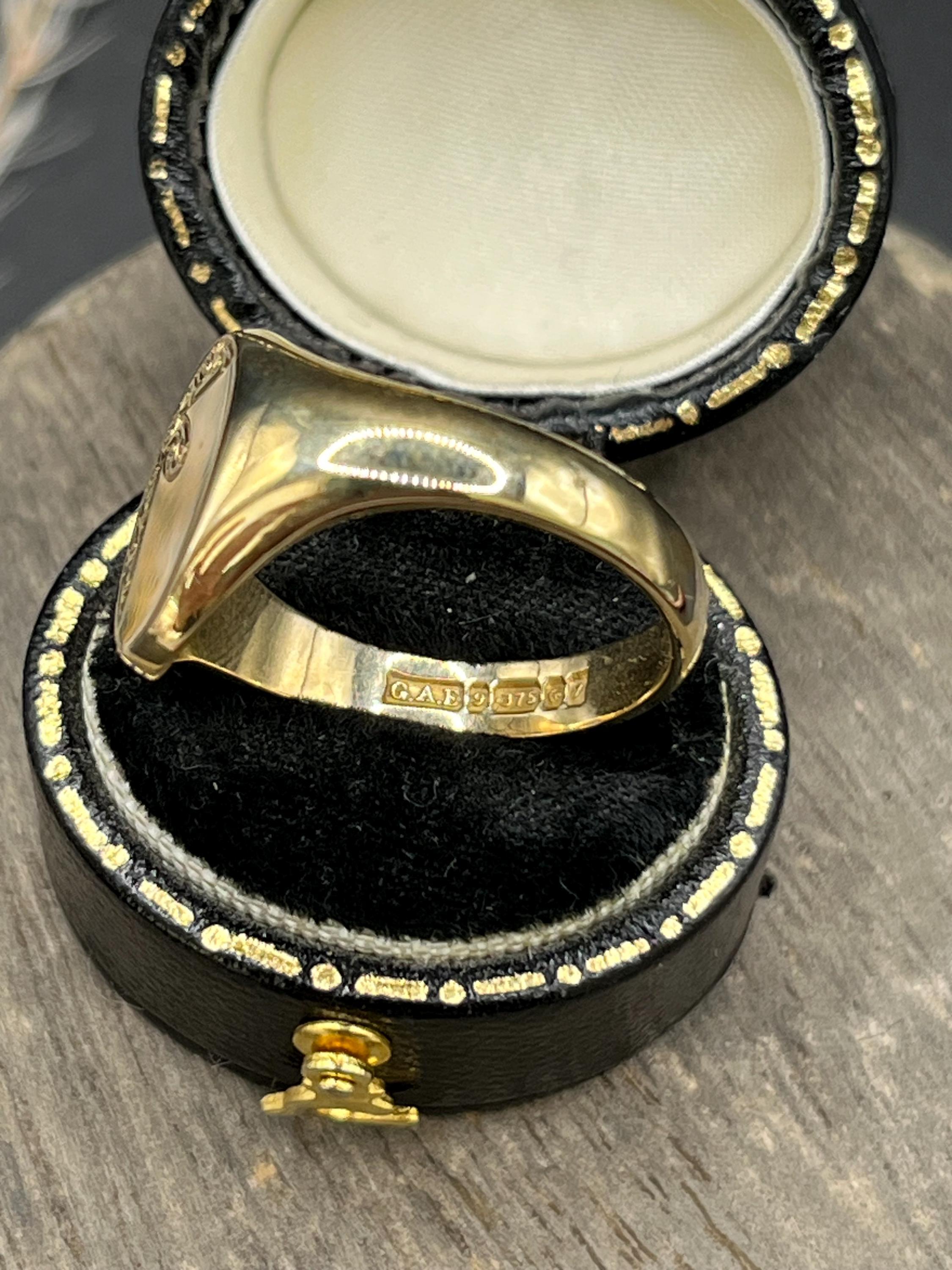 Anello con sigillo ovale d'epoca in oro giallo 9 ct, con marchio Birmingham 1958 in vendita 5