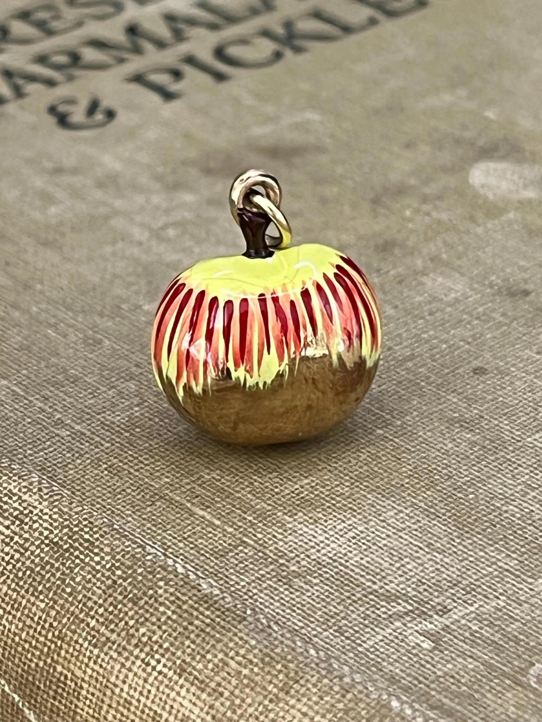 Vintage 9ct Yellow Gold, Red and Yellow Enamel Apple Pendant Charm For Sale 3