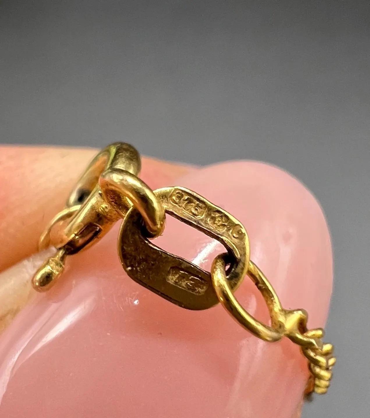 Vintage 9ct Yellow Gold Stamped, 1980s 16 1/4 Inch Figaro Link Chain Necklace en vente 3