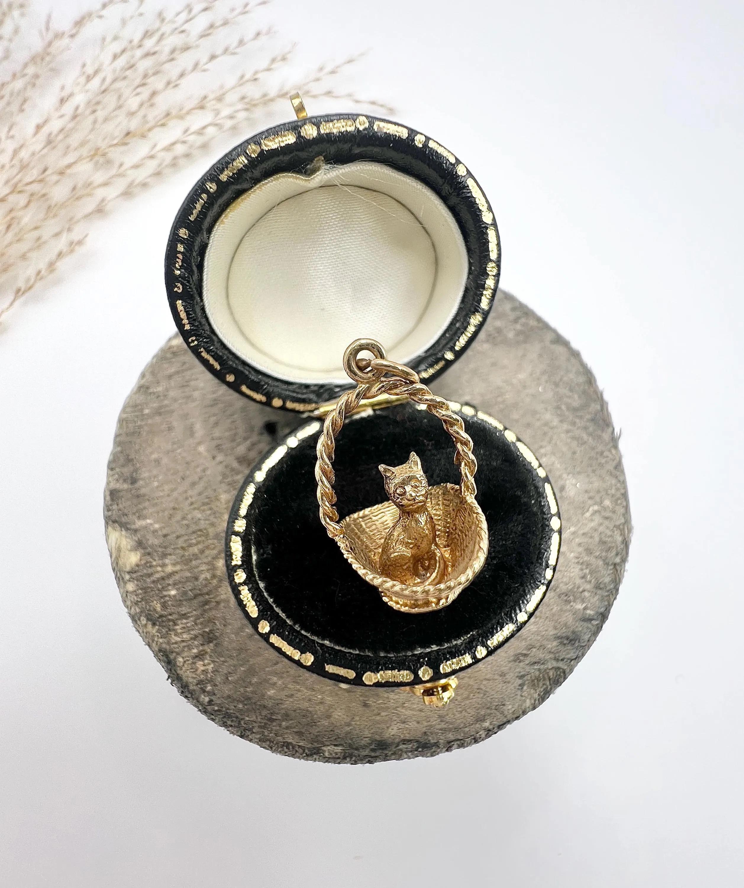 Women's or Men's Vintage 9ct Yellow Gold Stamped, 1980s Cat in a Basket Charm, Cat Pendant For Sale