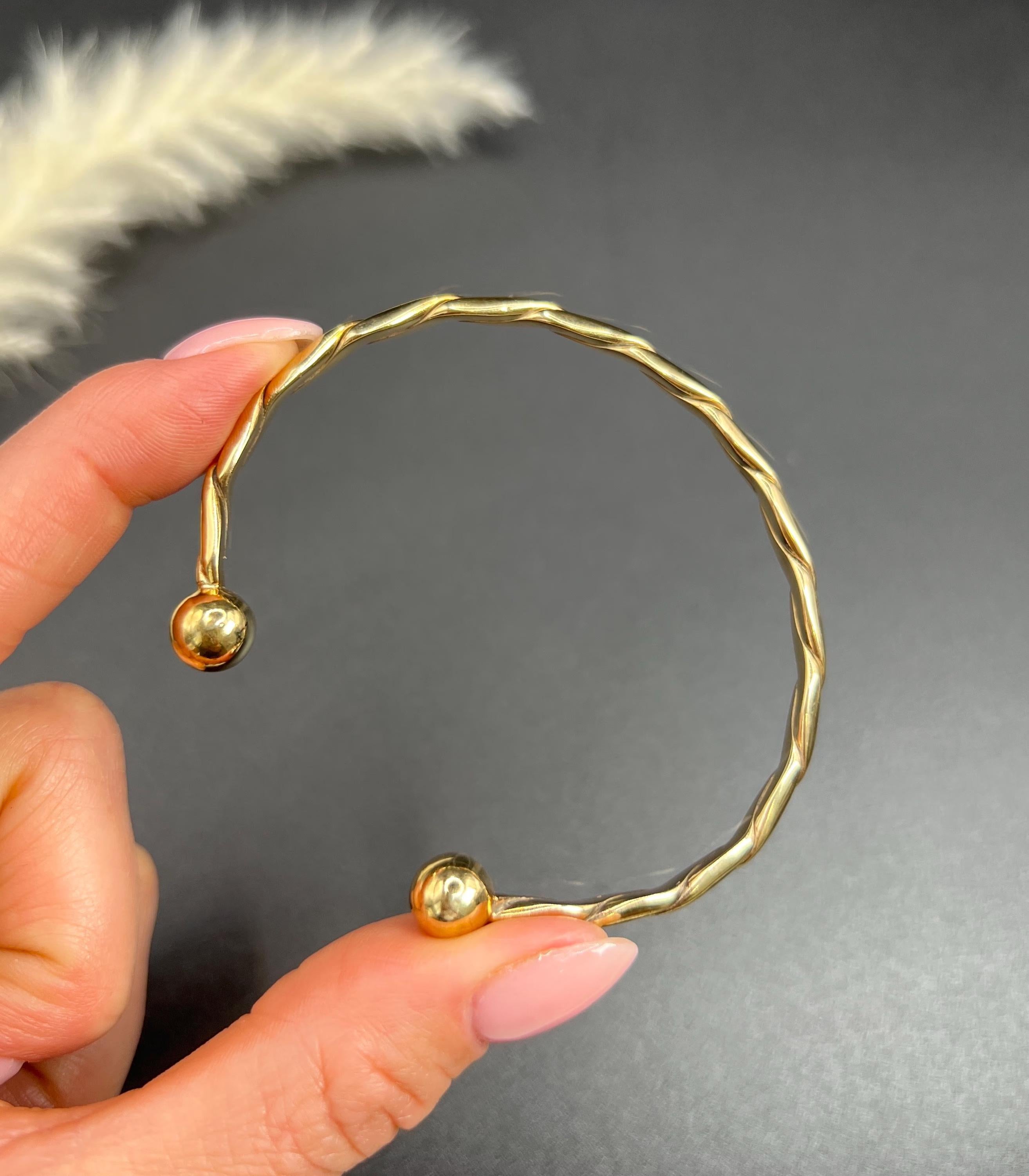 Women's or Men's Vintage 9ct Yellow Gold Stamped, 1980s Fancy Twisted Torque Bangle