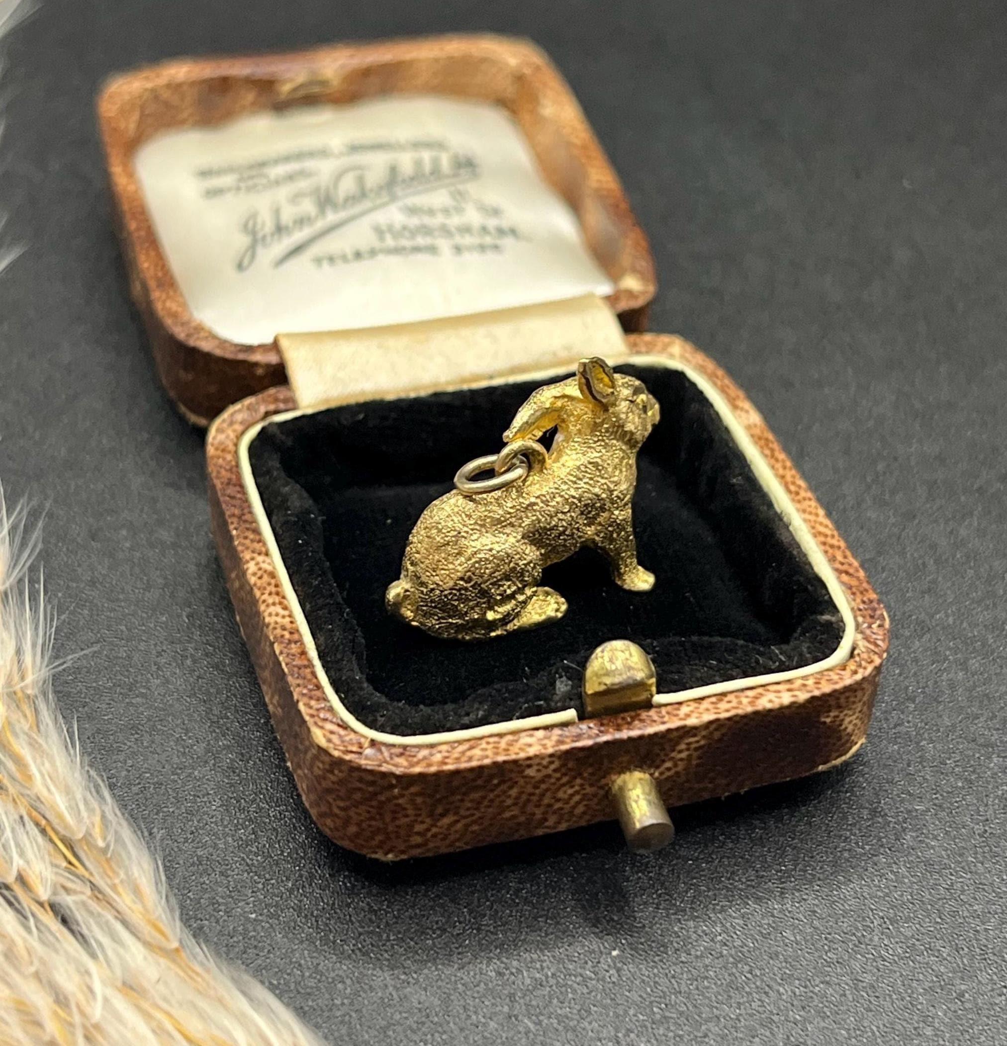 Colgante / Dije Conejo Vintage de Oro Amarillo de 9 ct estampado, años 80 en venta 3