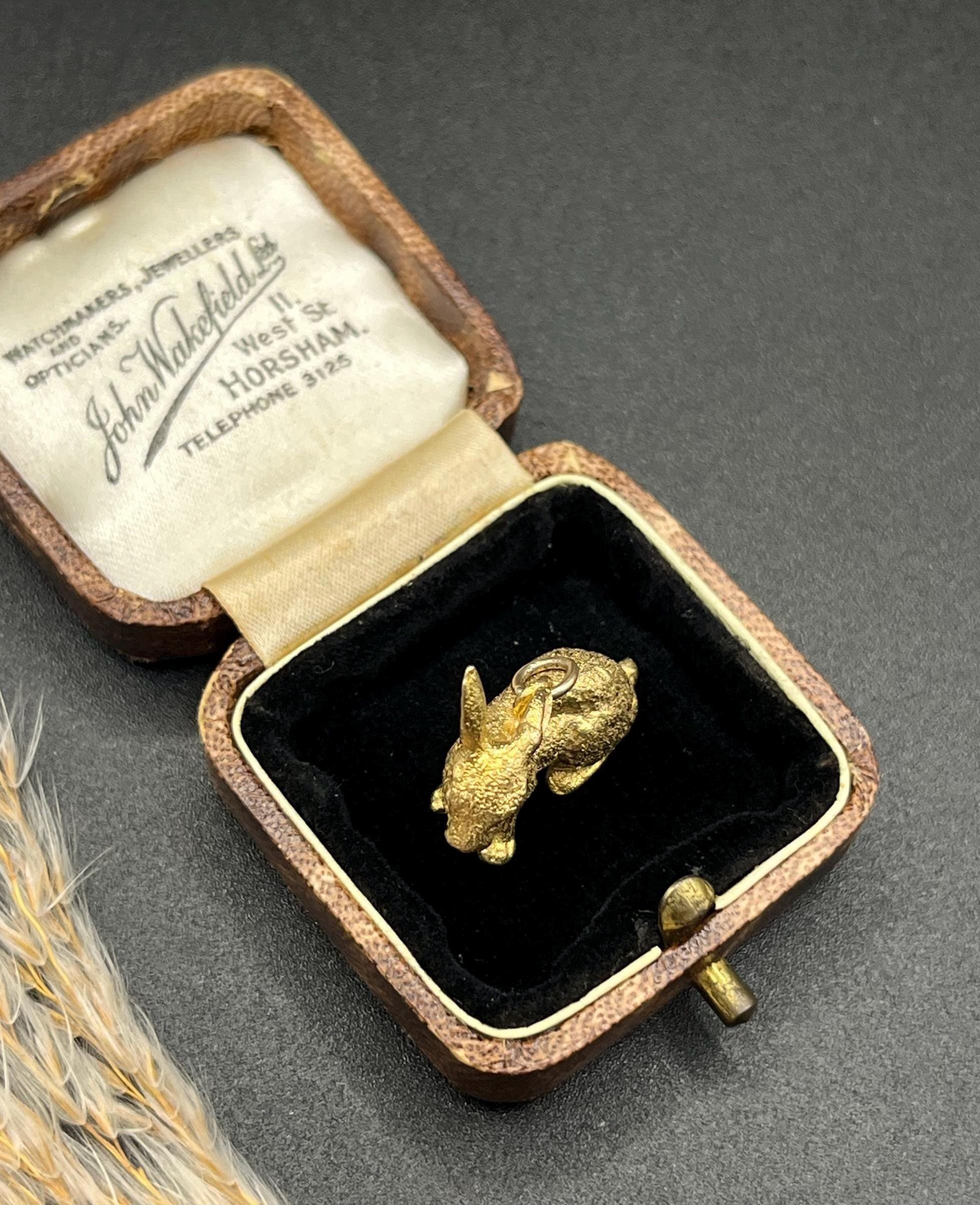 Colgante / Dije Conejo Vintage de Oro Amarillo de 9 ct estampado, años 80 en venta 4