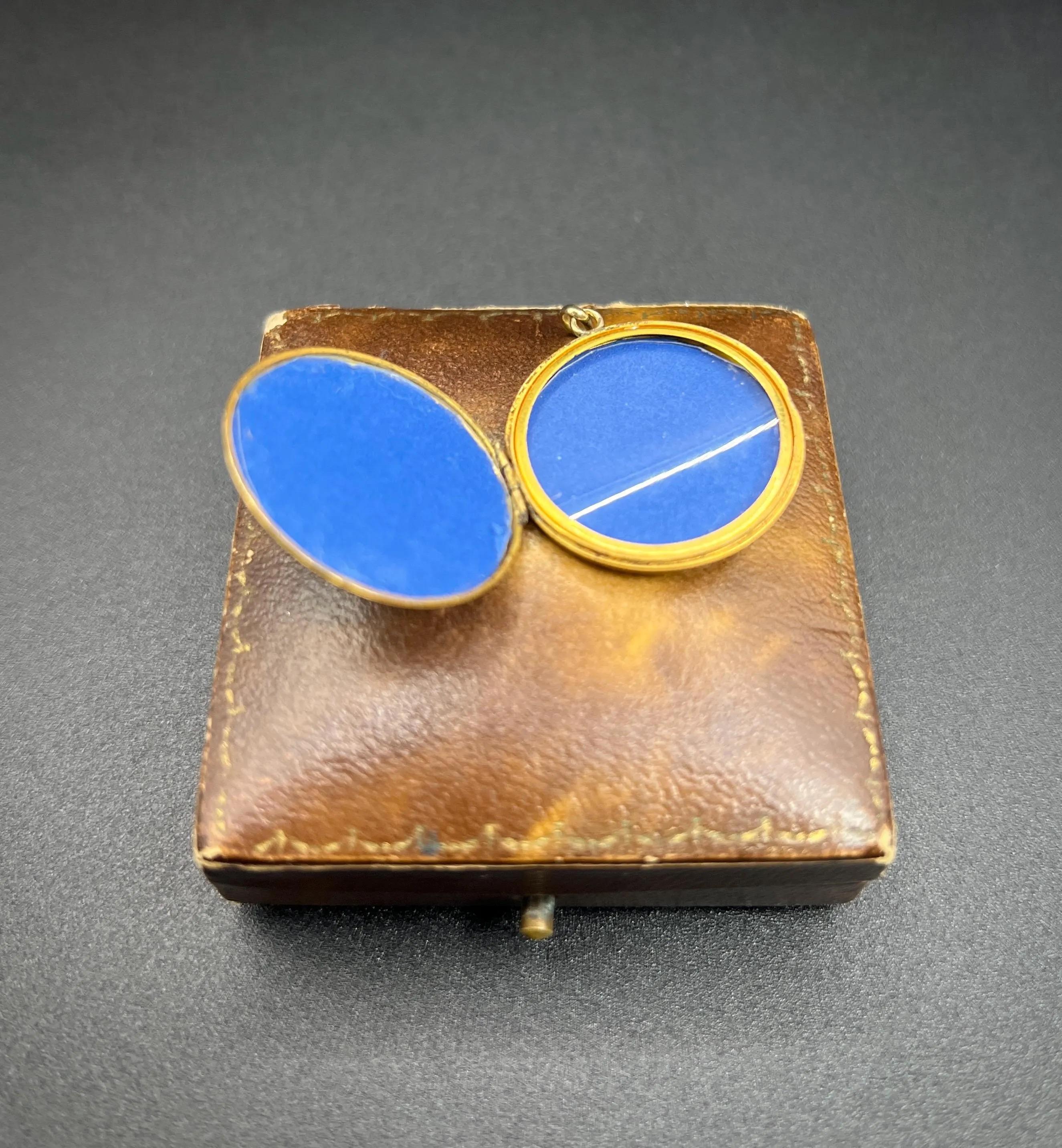 Medaglione d'epoca in oro giallo 9ct, a forma di tondo a righe, con marchio Chester 1940 In condizioni buone in vendita a Brighton, GB