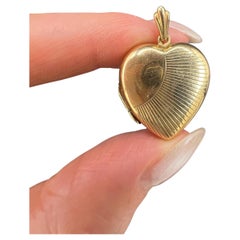 Vintage 9ct Yellow Gold, Sunburst Heart Locket, Hallmarked Birmingham 1968