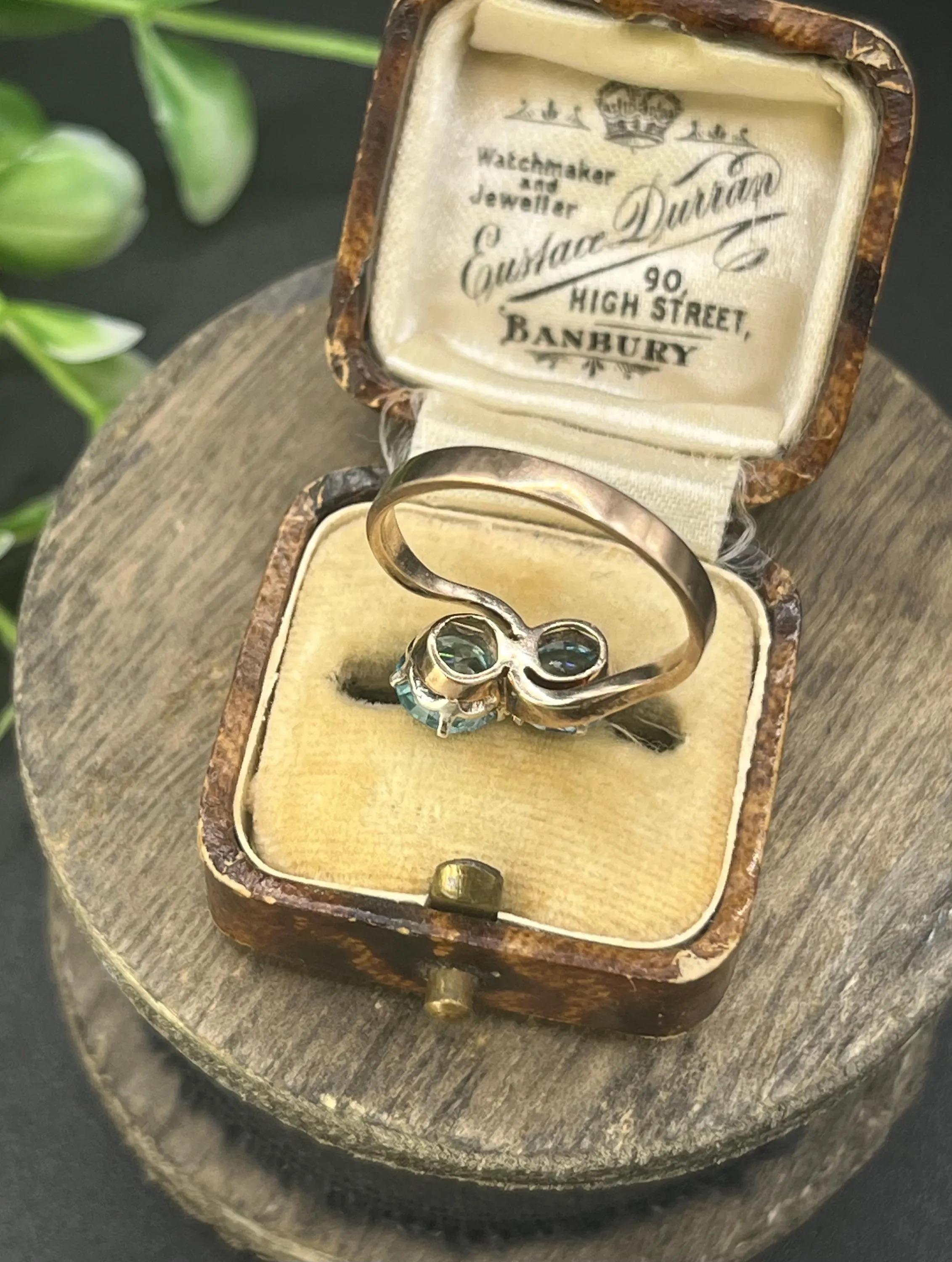 Vintage 9ct Yellow Gold, Two Stone Zircon Crossover Ring For Sale 6