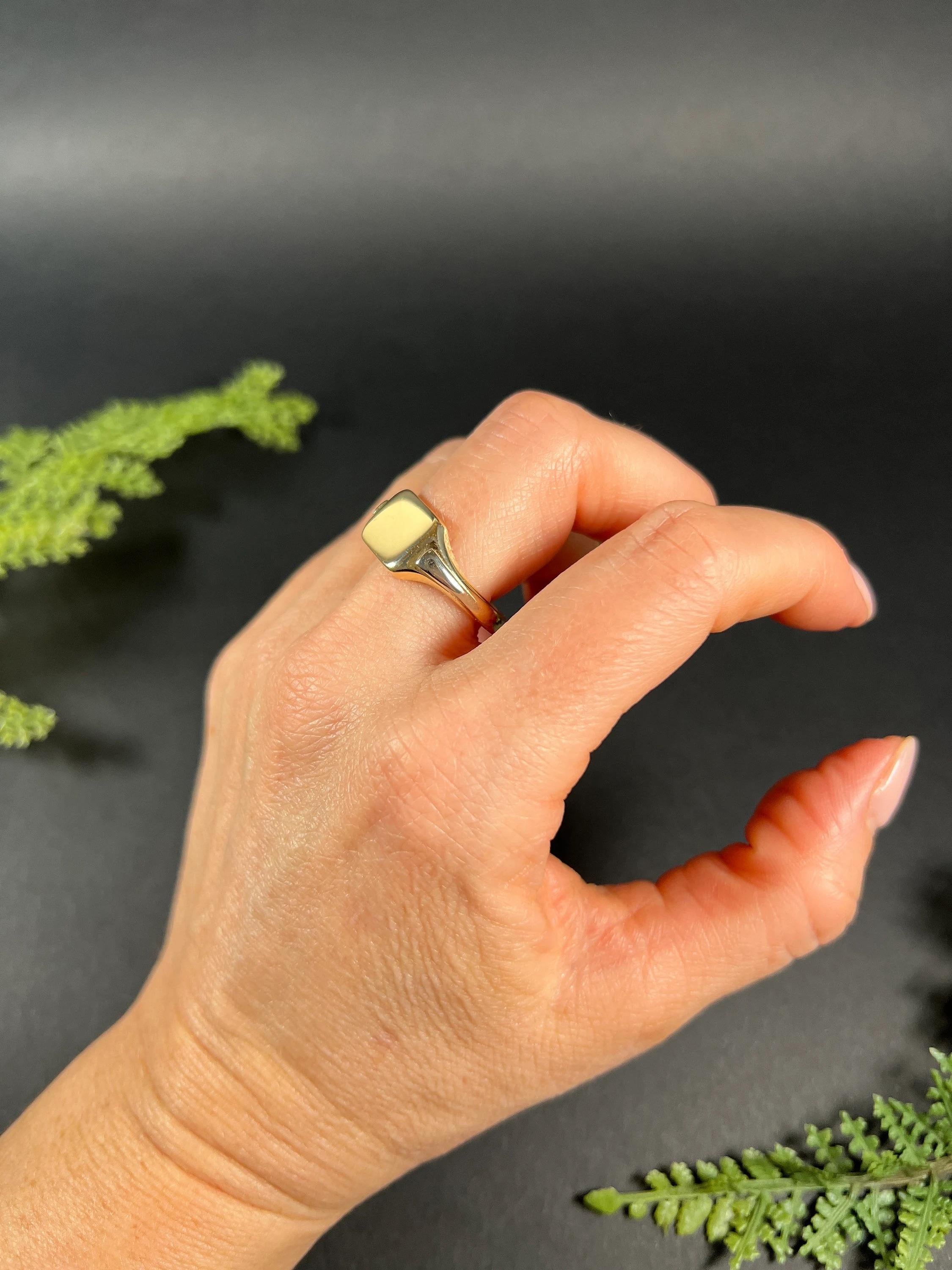 Vintage 9ct Yellow & White Gold, Birmingham Marked 1933, Rectangular Signet Ring For Sale 6