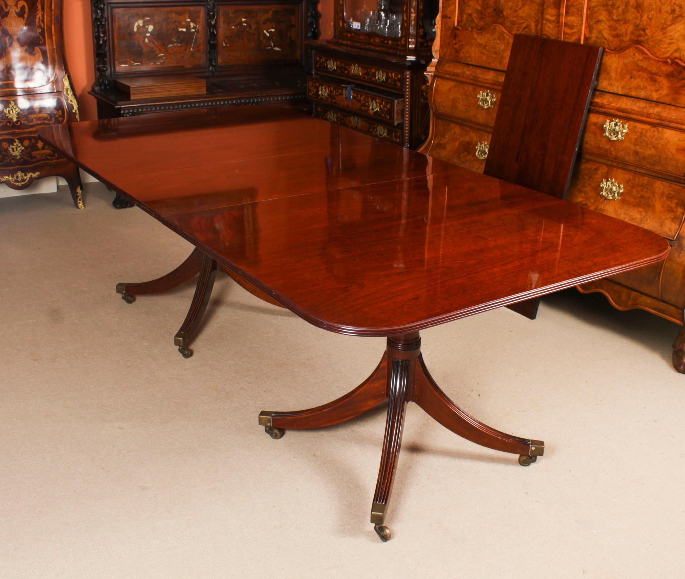 Mahogany Vintage 9ft 279cm Regency Revival Dining Table by William Tillman, 20th C