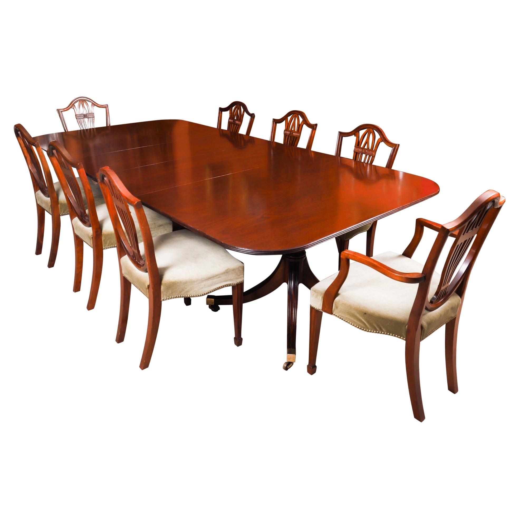 Vintage 9ft Dining Table 
Set 8 dining chairs by William Tillman 20thCentury For Sale