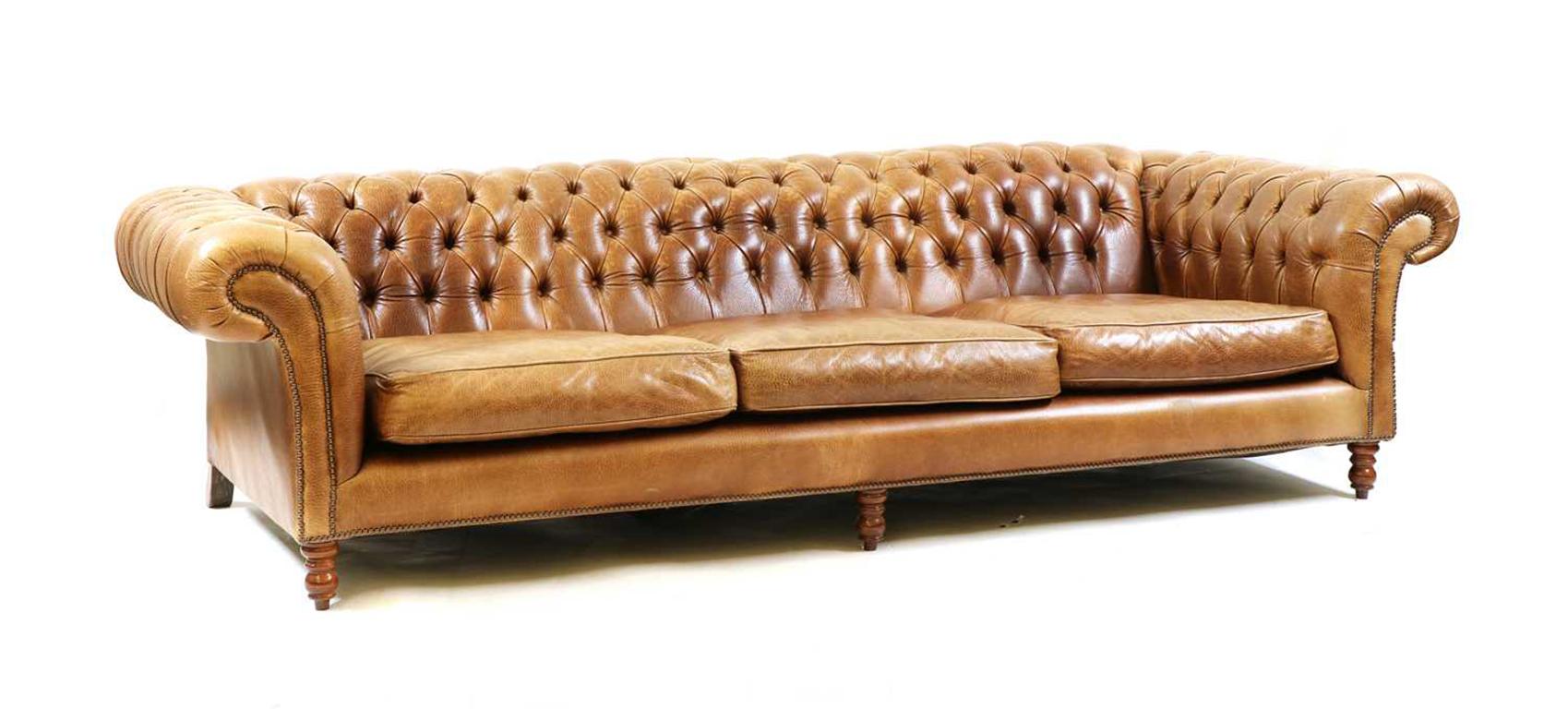 Vintage English Button Back Leather Chesterfield Sofa, Mid 20th Century 8