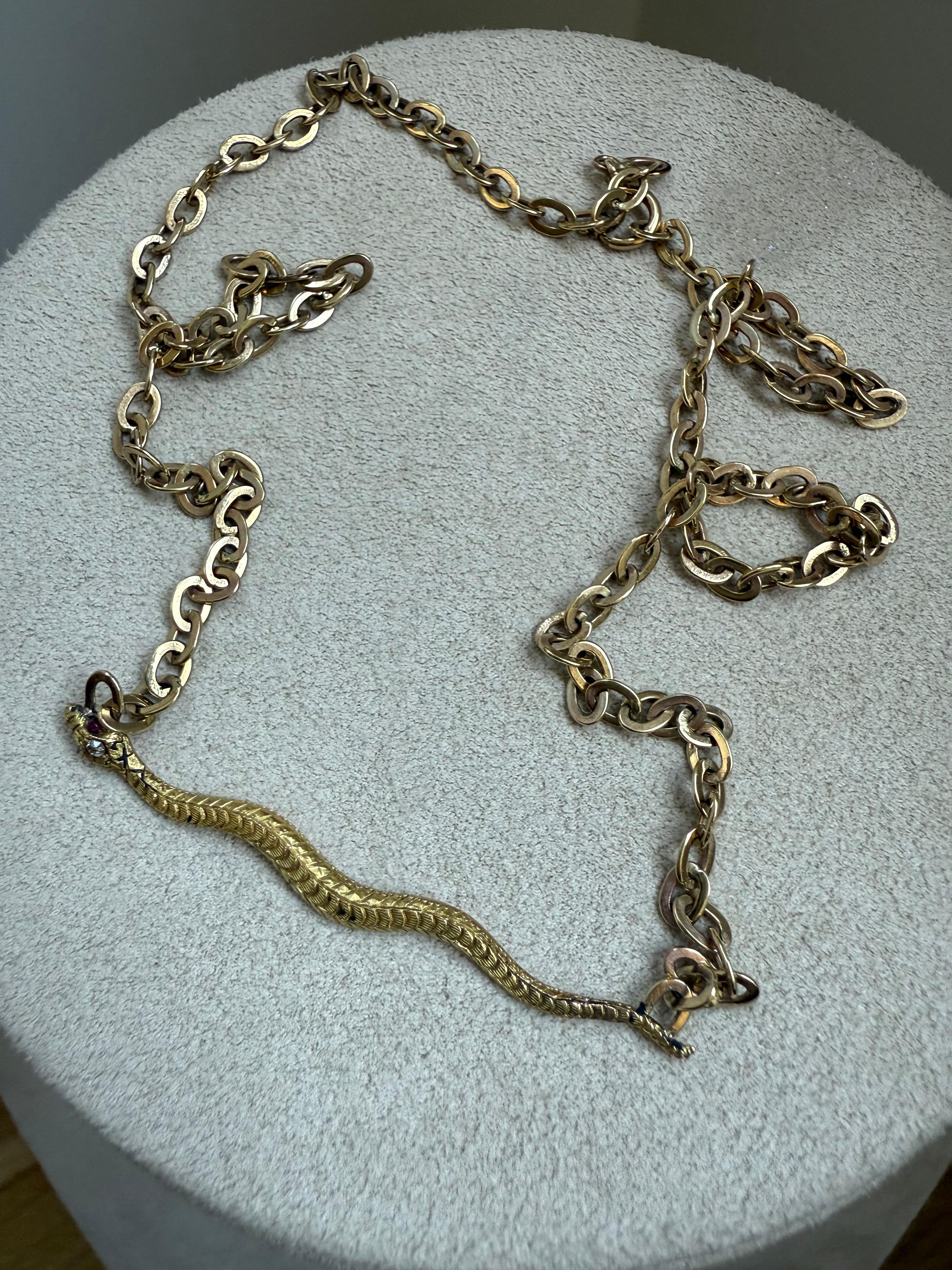 Tardo vittoriano Collana a serpente in oro giallo 9K/14K vintage con rubini e diamanti. in vendita