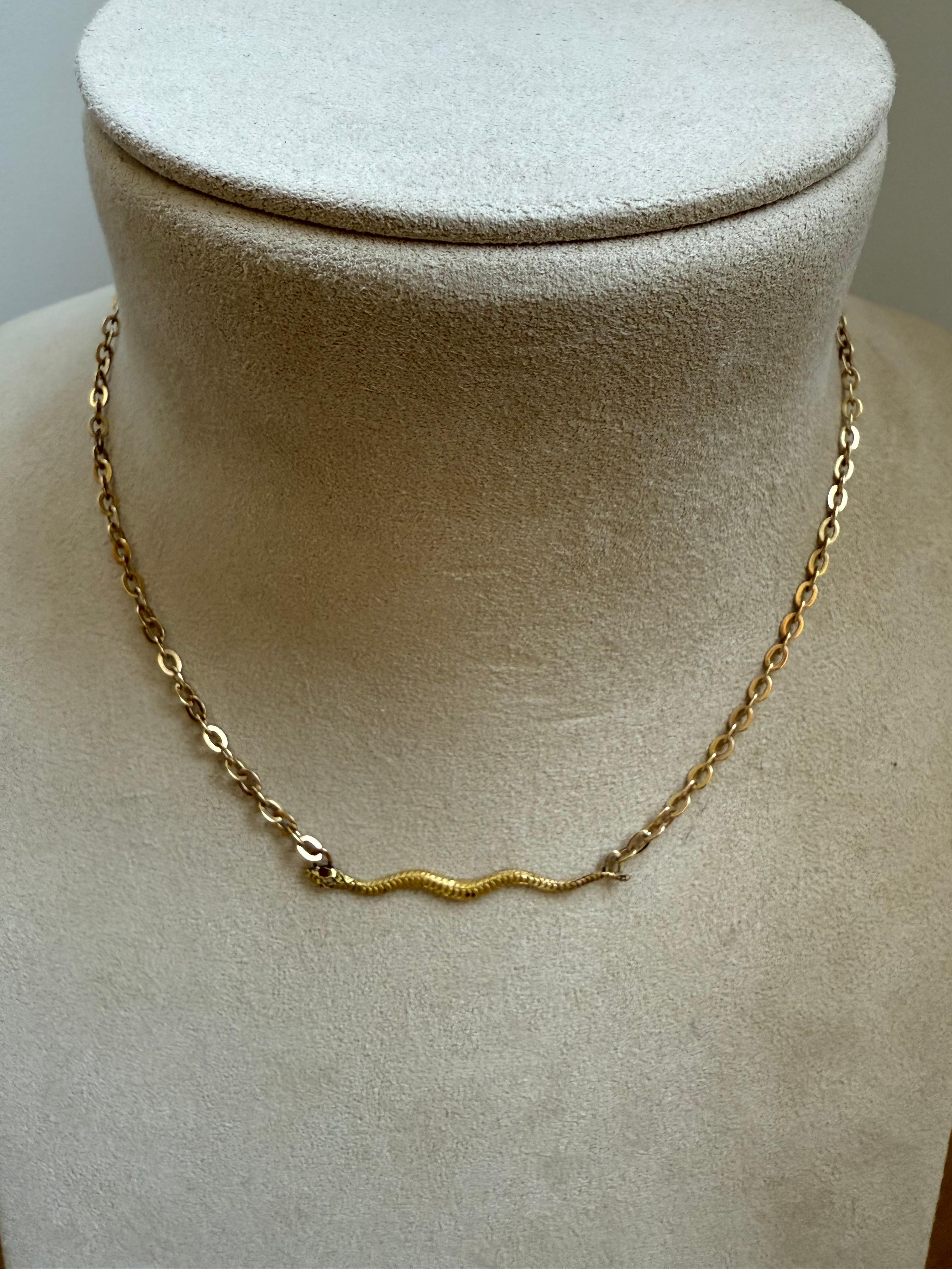 Taglio vecchia miniera Collana a serpente in oro giallo 9K/14K vintage con rubini e diamanti. in vendita